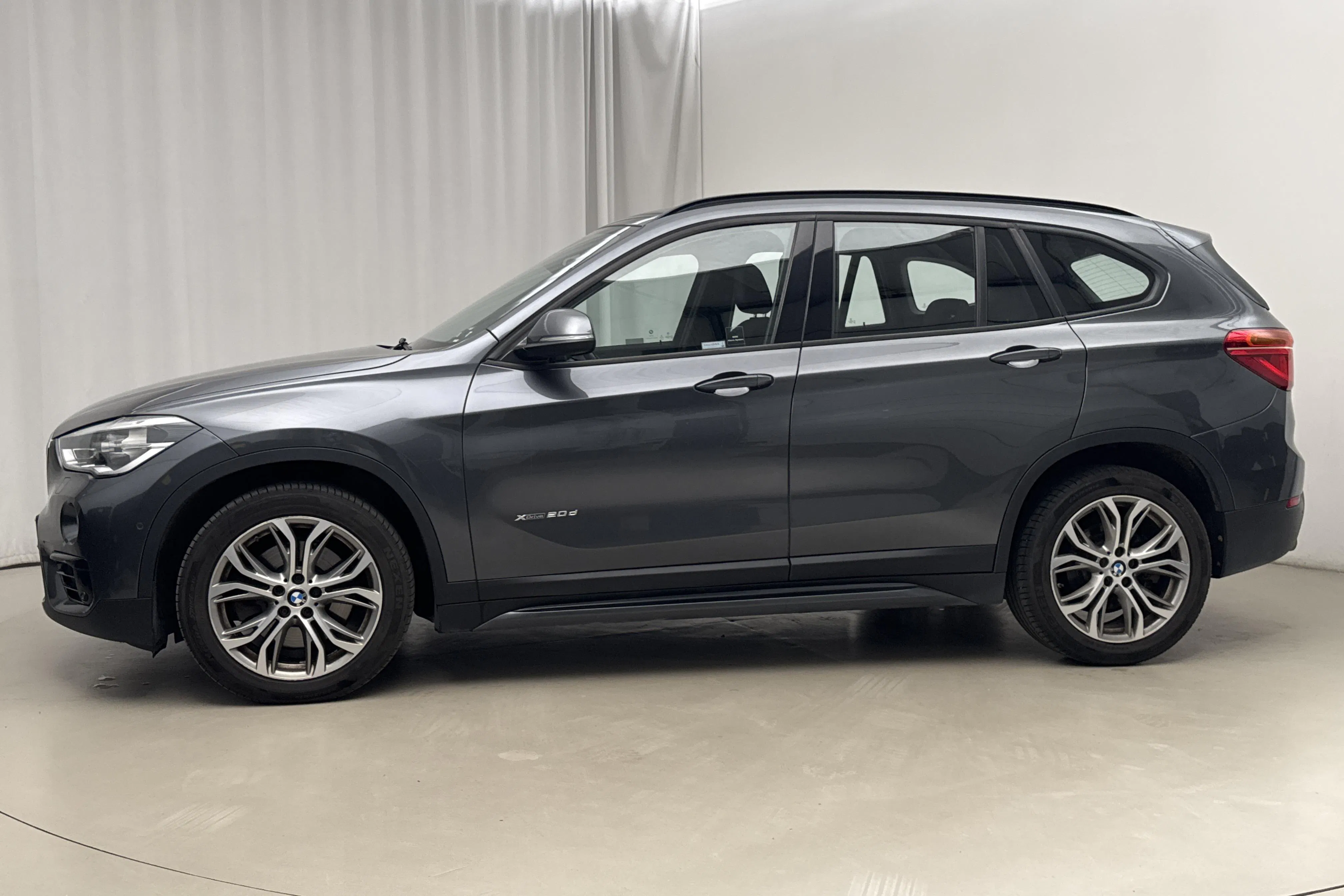 Presentationsfoto 2 av 16: BMW X1 xDrive20d, F48 (190hk) - 17 083 mil - Automat - grå - 2016