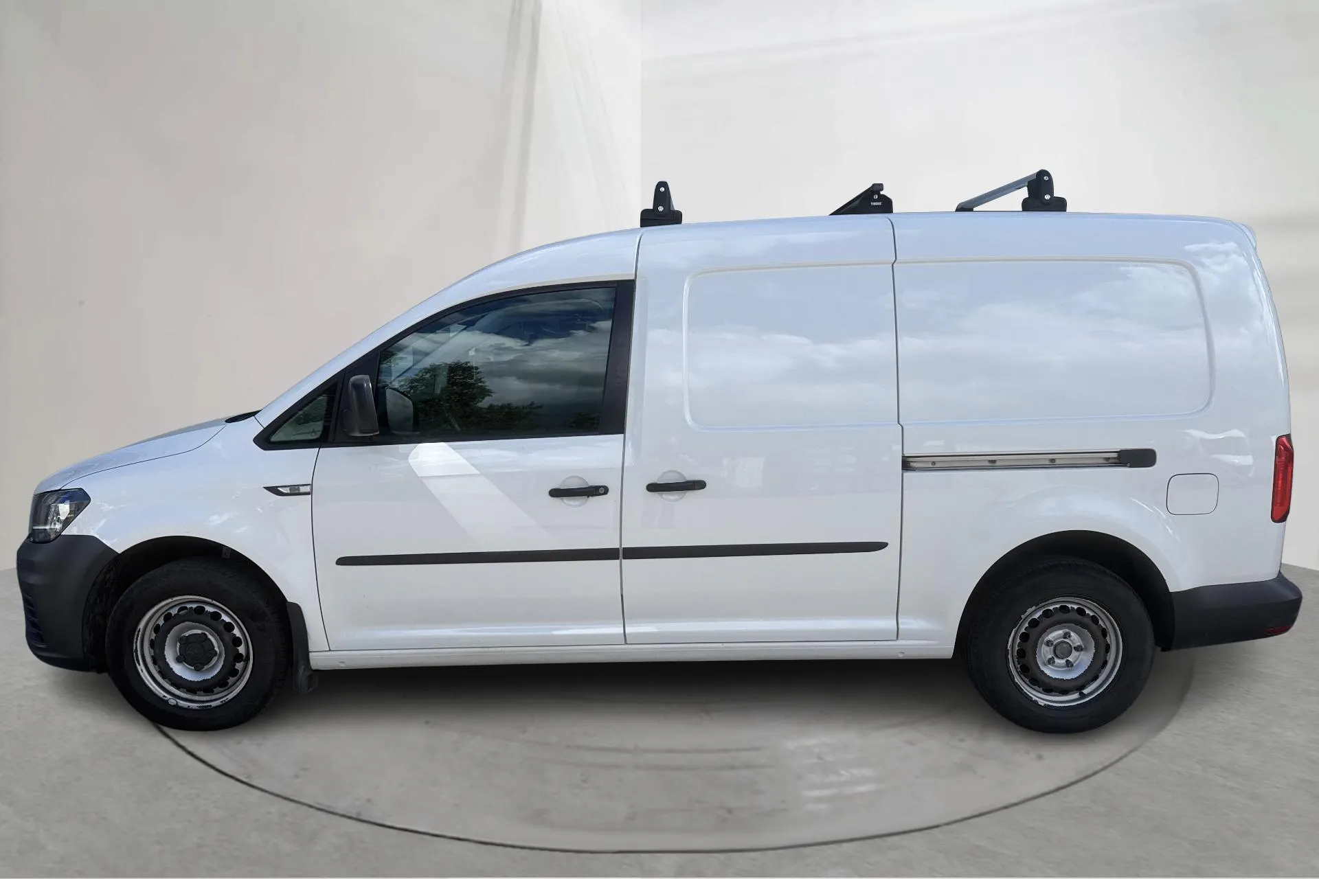 Presentationsfoto 2 av 14: VW Caddy 1.4 TGI Maxi Skåp (110hk) - 10 564 mil - Automat - vit - 2018