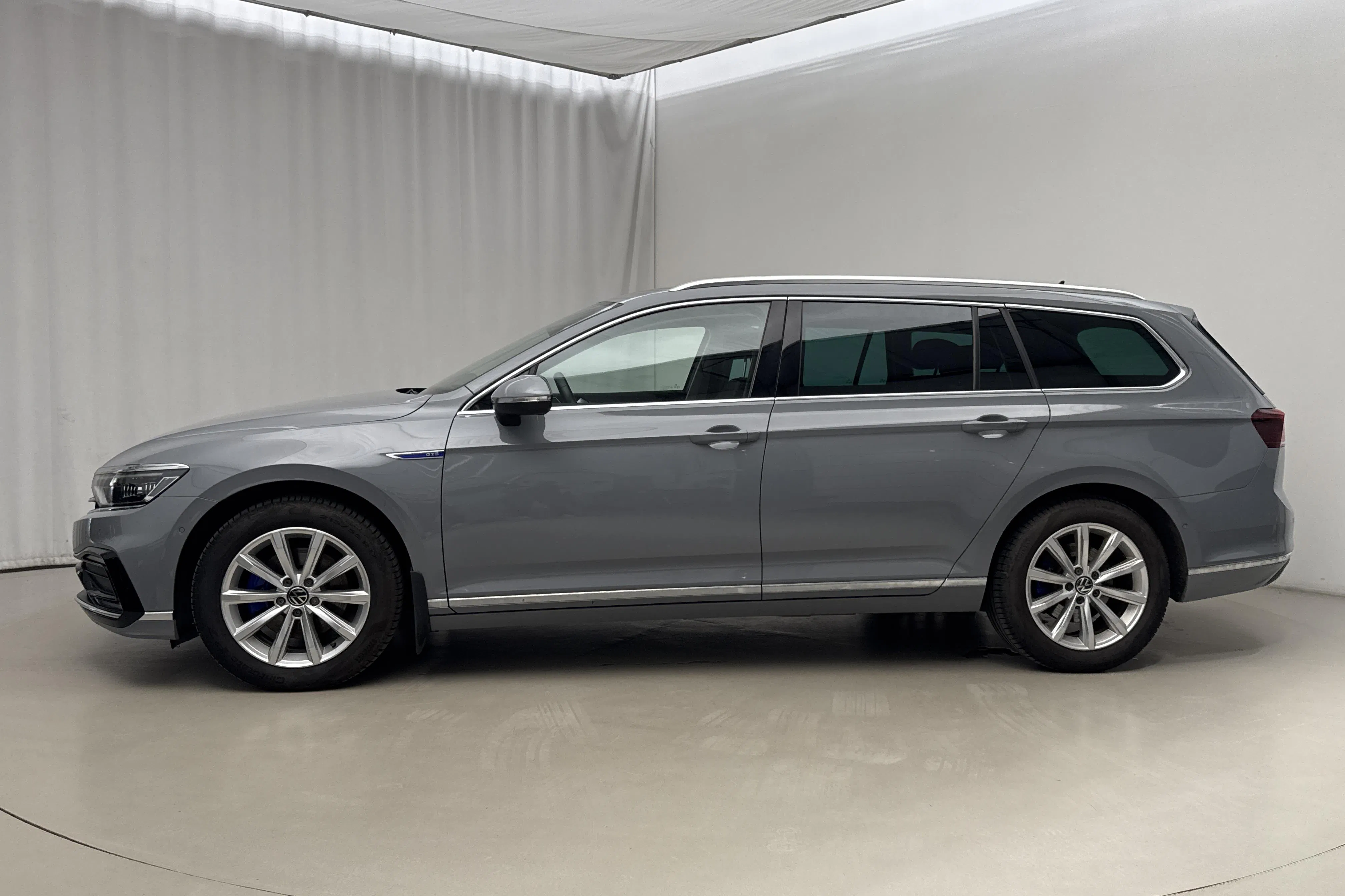 Presentation photo 2 of 21: VW Passat 1.4 GTE Sportscombi (218hk) - 55 610 km - Automatic - gray - 2022