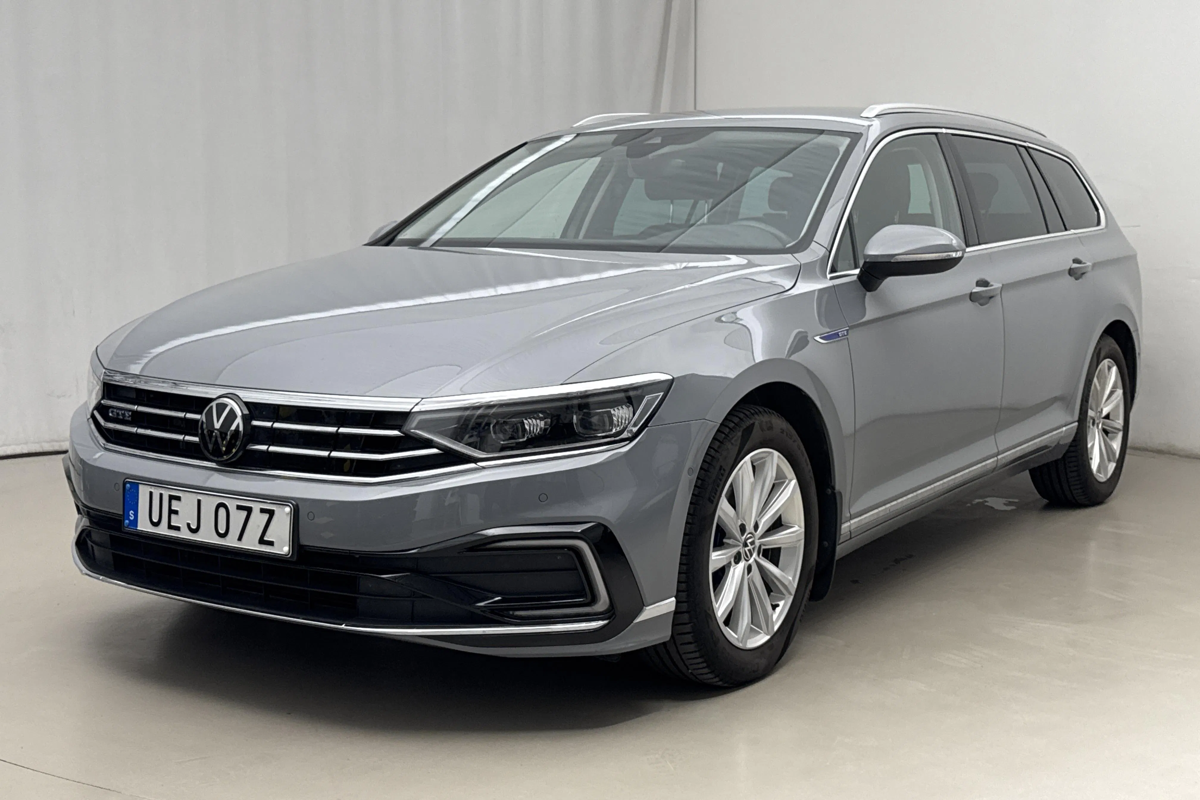Presentation photo 1 of 21: VW Passat 1.4 GTE Sportscombi (218hk) - 55 610 km - Automatic - gray - 2022