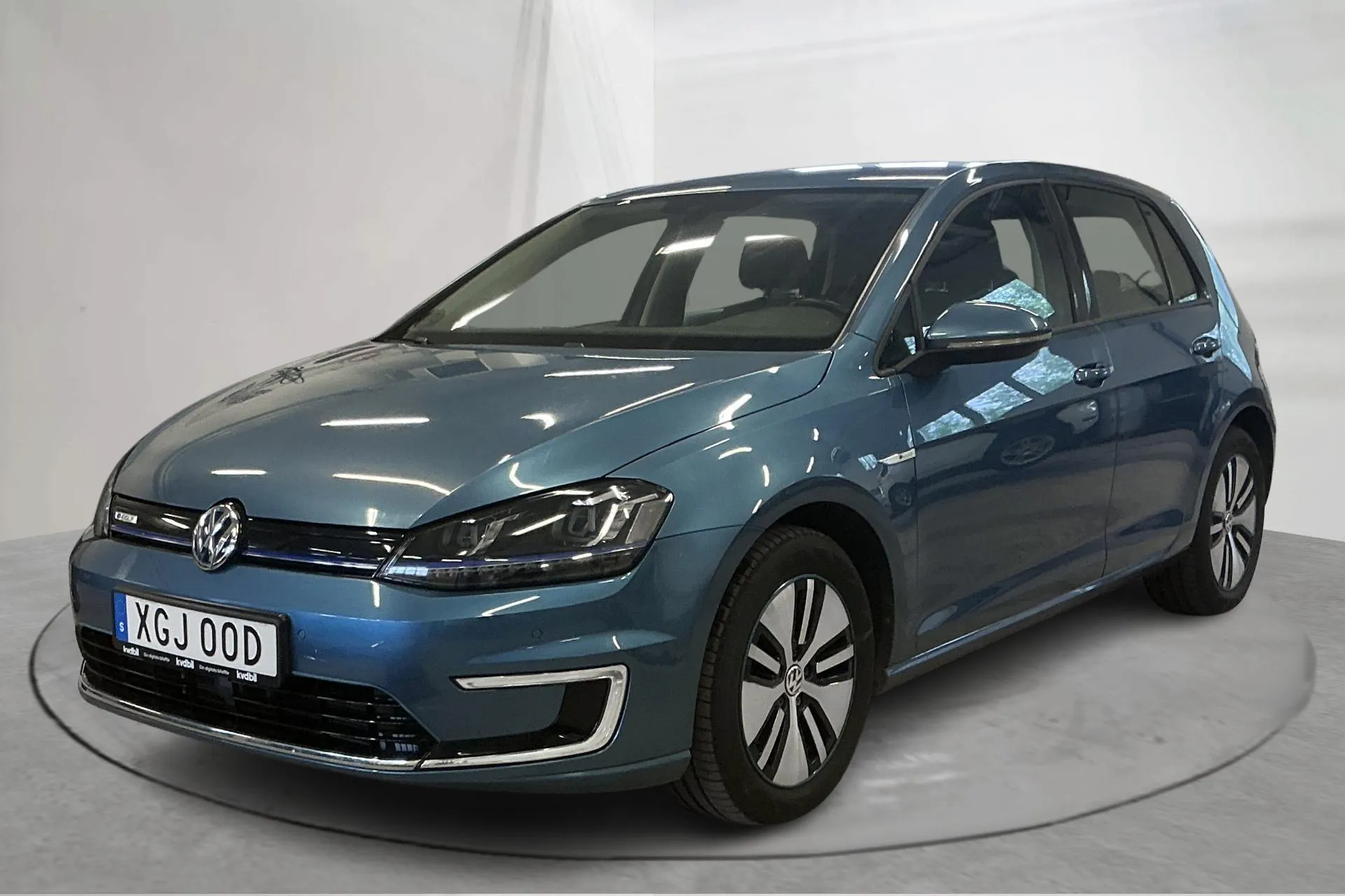 Presentationsfoto 1 av 18: VW e-Golf VII 5dr (115hk) - 8 535 mil - Automat - Ljusblå - 2015