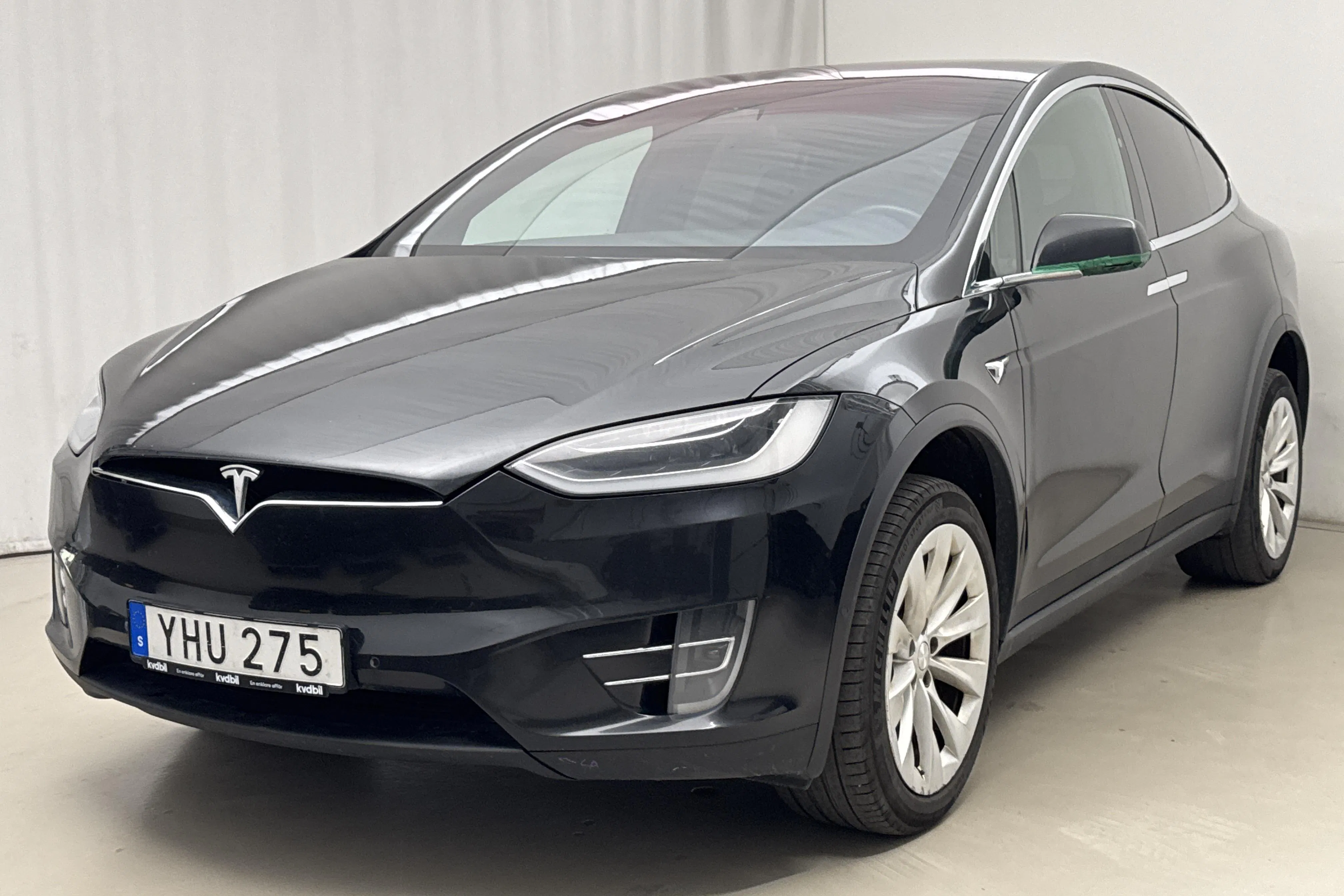 Presentationsfoto 1 av 23: Tesla Model X 100D - 24 291 mil - Automat - svart - 2017