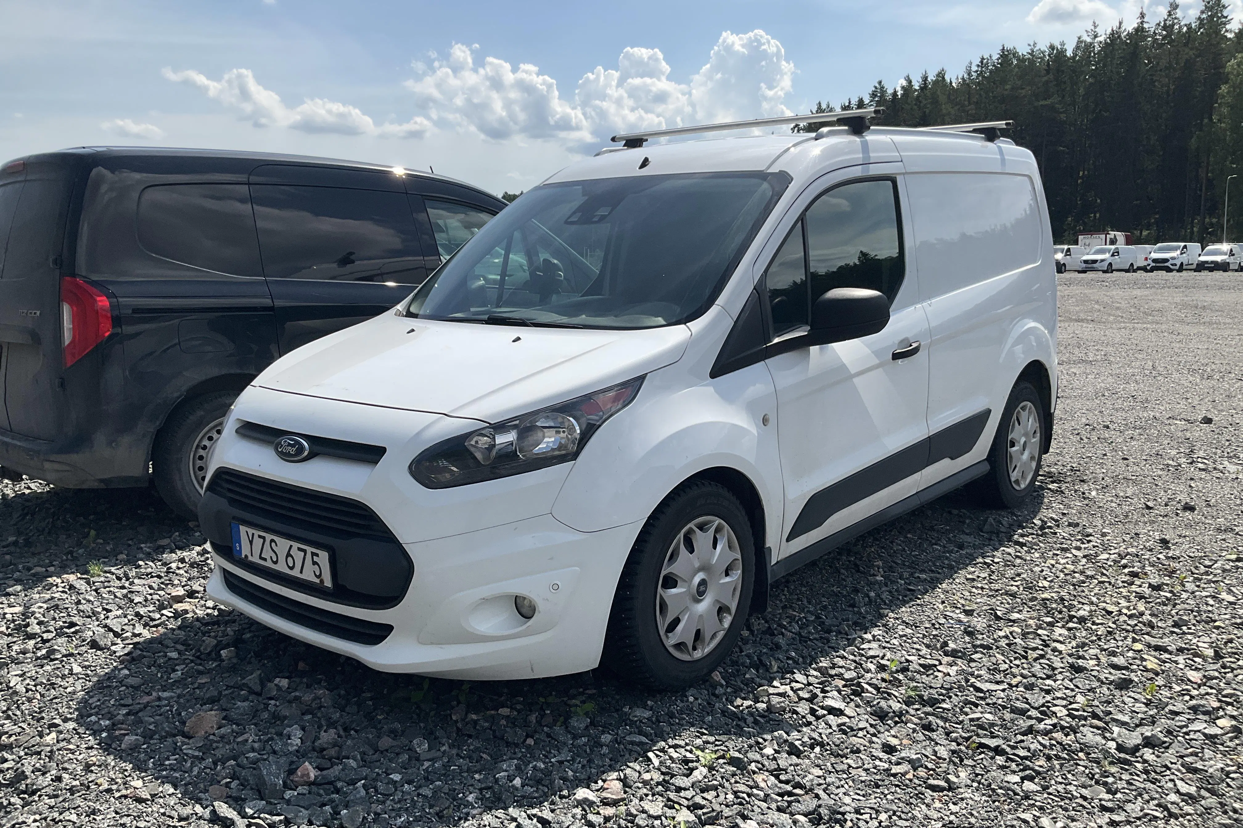 Presentationsfoto 1 av 13: Ford Transit Connect 1.5 TDCi (120hk) - 17 214 mil - Automat - vit - 2018