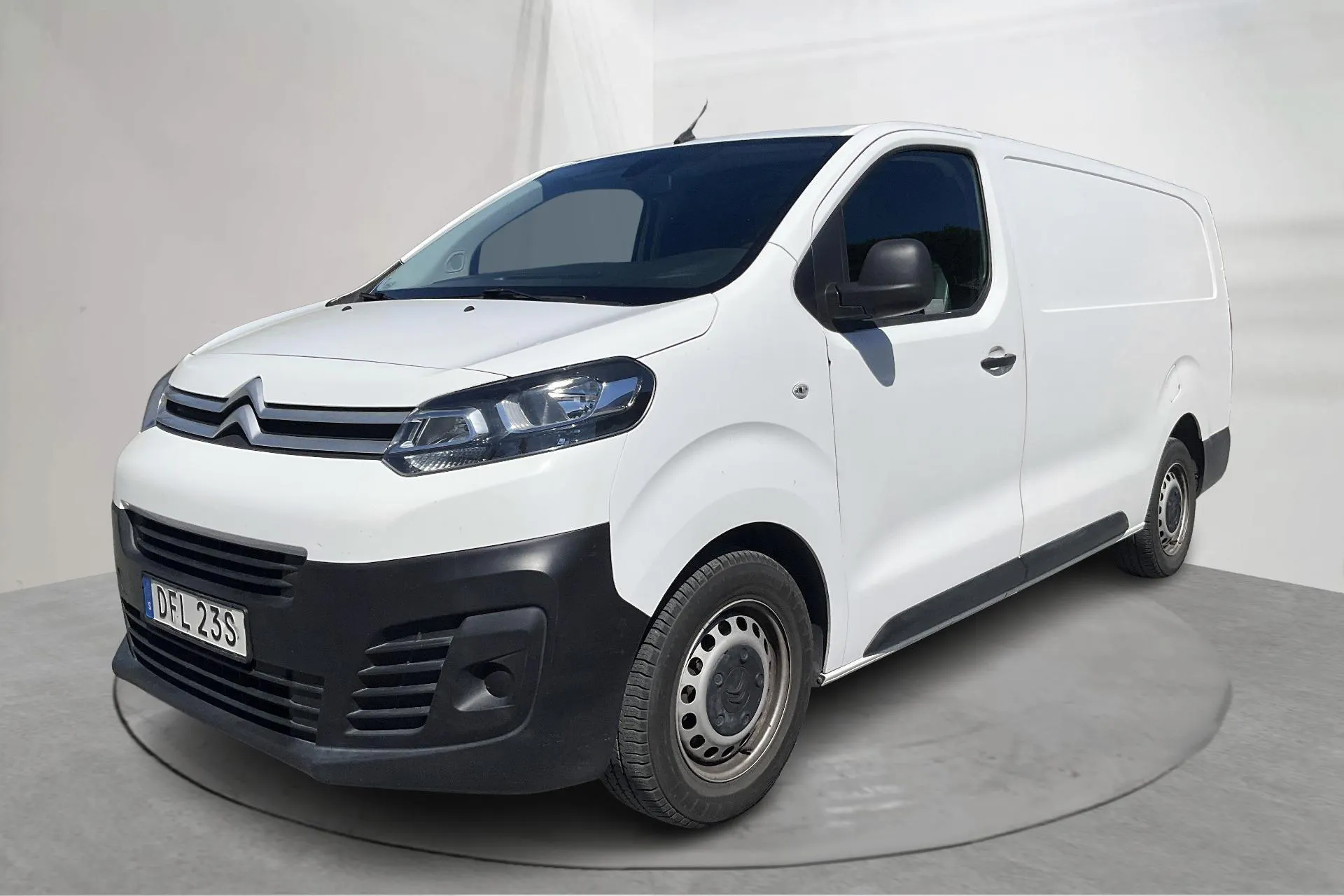 Presentation photo 1 of 14: Citroën Jumpy III 2.0 BlueHDI Skåp (120hk) - 121 710 km - Automatic - white - 2021