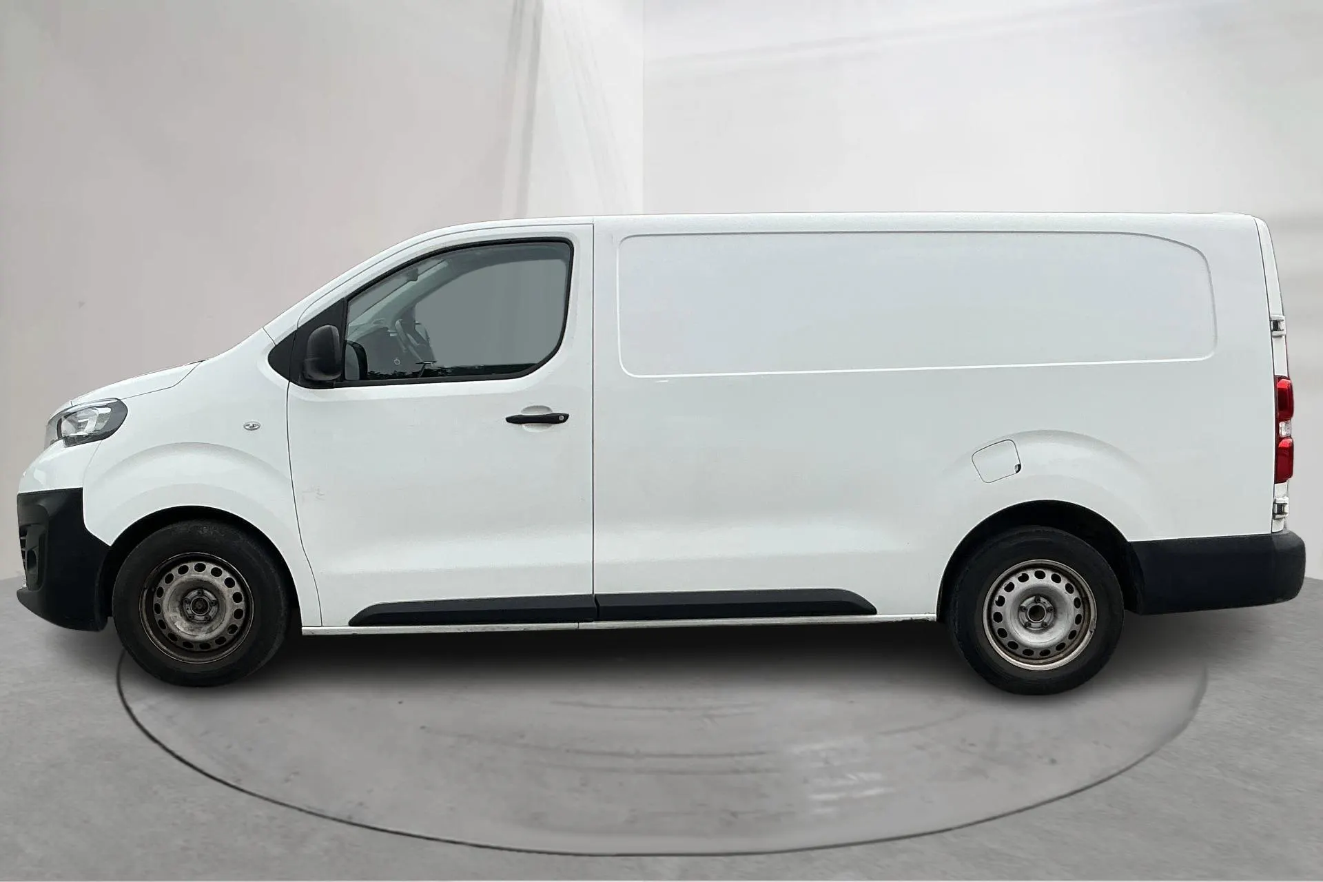 Presentation photo 2 of 12: Peugeot Expert BlueHDi Skåp (122hk) - 142 760 km - Automatic - white - 2021