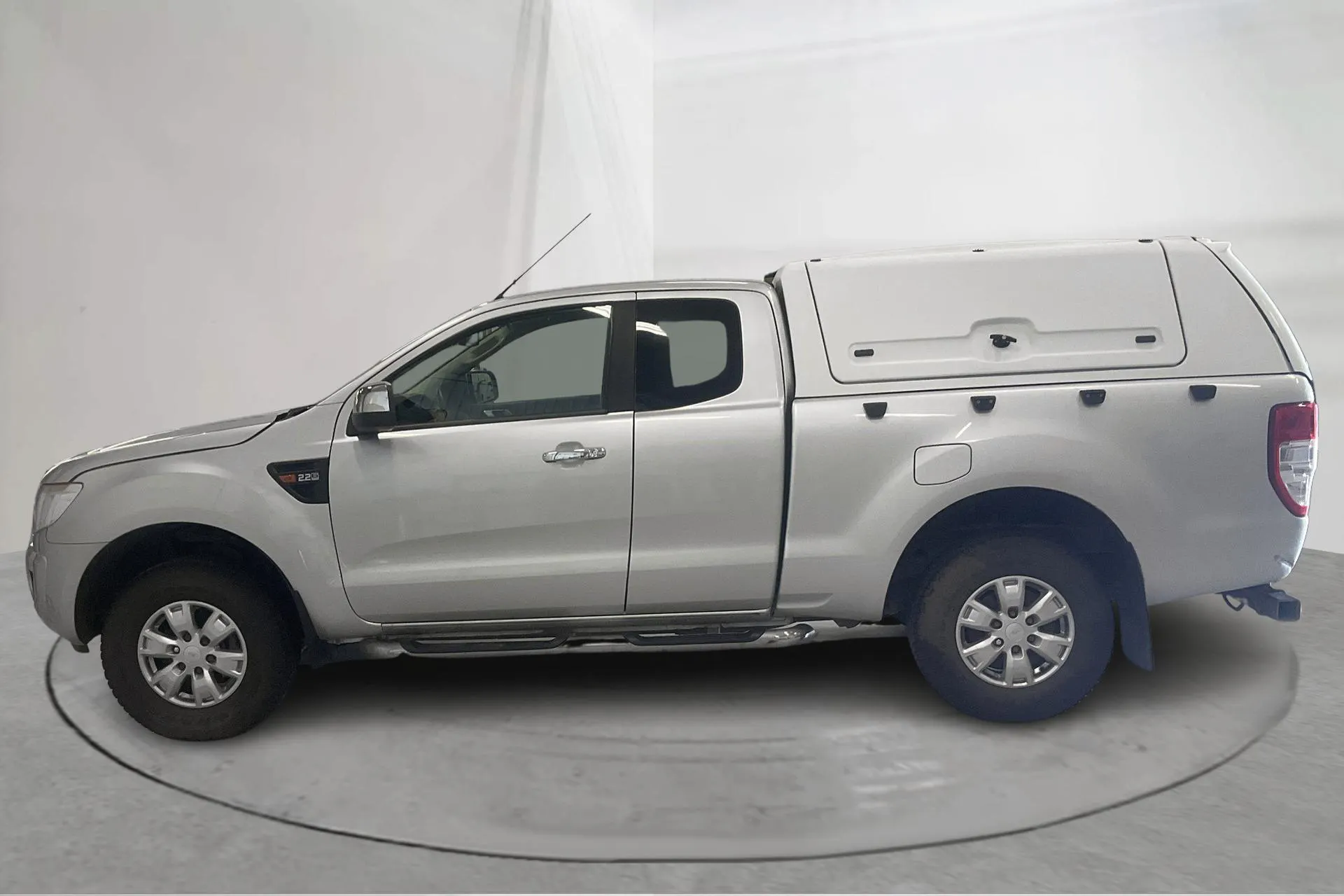 Presentationsfoto 2 av 13: Ford Ranger 2.2 TDCi 4WD (150hk) - 23 688 mil - Manuell - grå - 2014