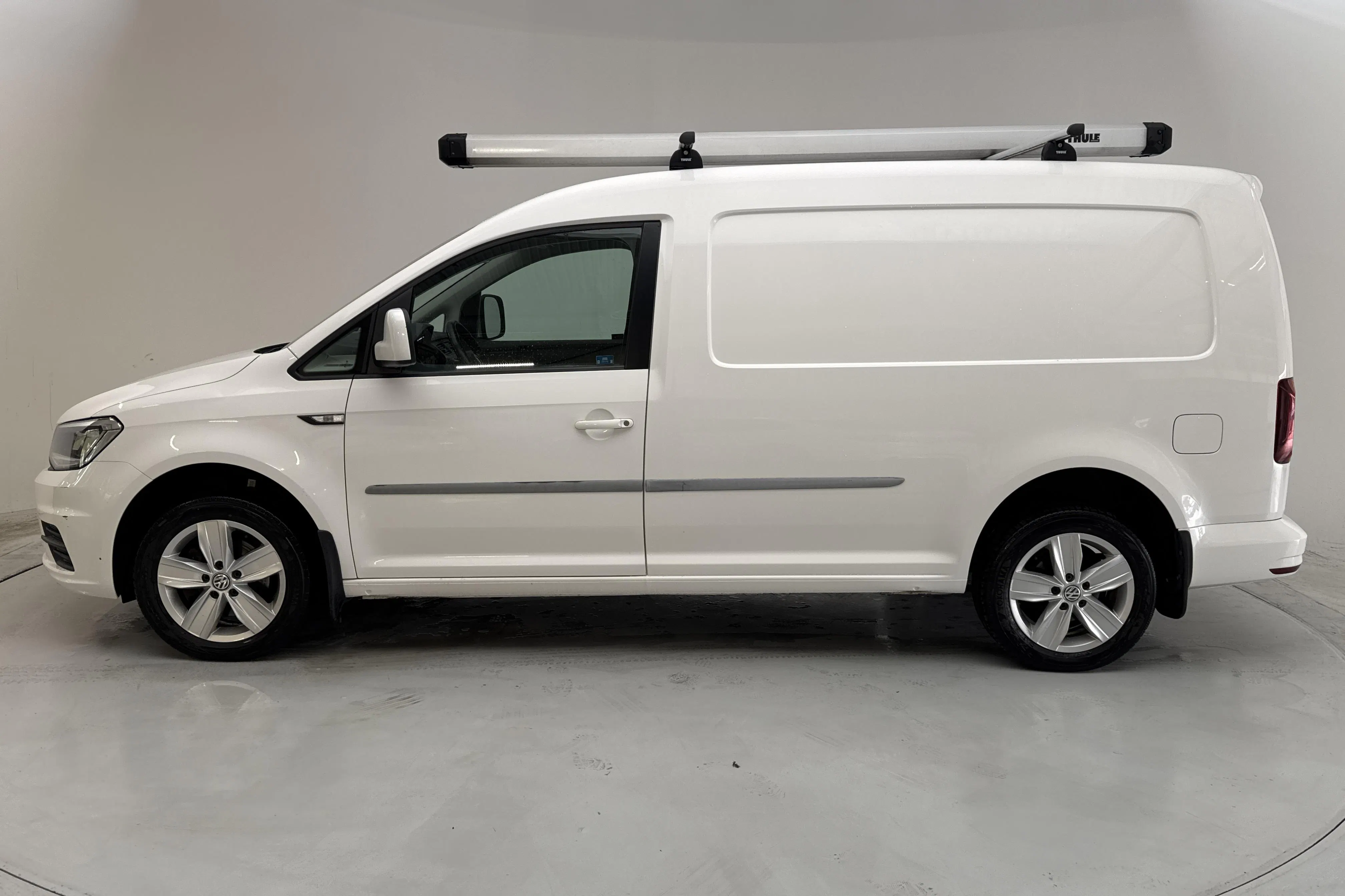 Presentation photo 2 of 12: VW Caddy 2.0 TDI Maxi Skåp 4MOTION (122hk) - 100 940 km - Manual - white - 2018