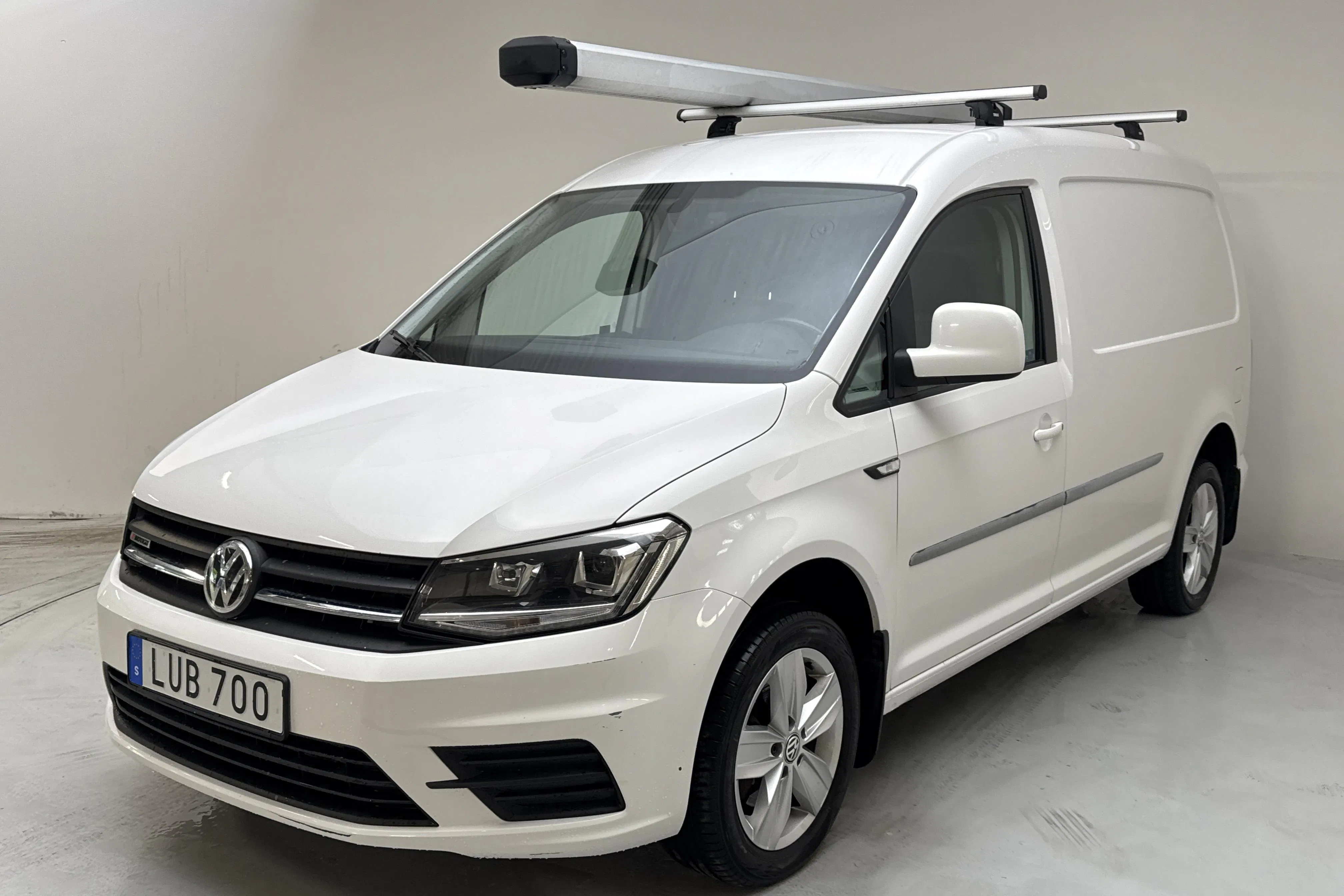 Presentation photo 1 of 12: VW Caddy 2.0 TDI Maxi Skåp 4MOTION (122hk) - 100 940 km - Manual - white - 2018