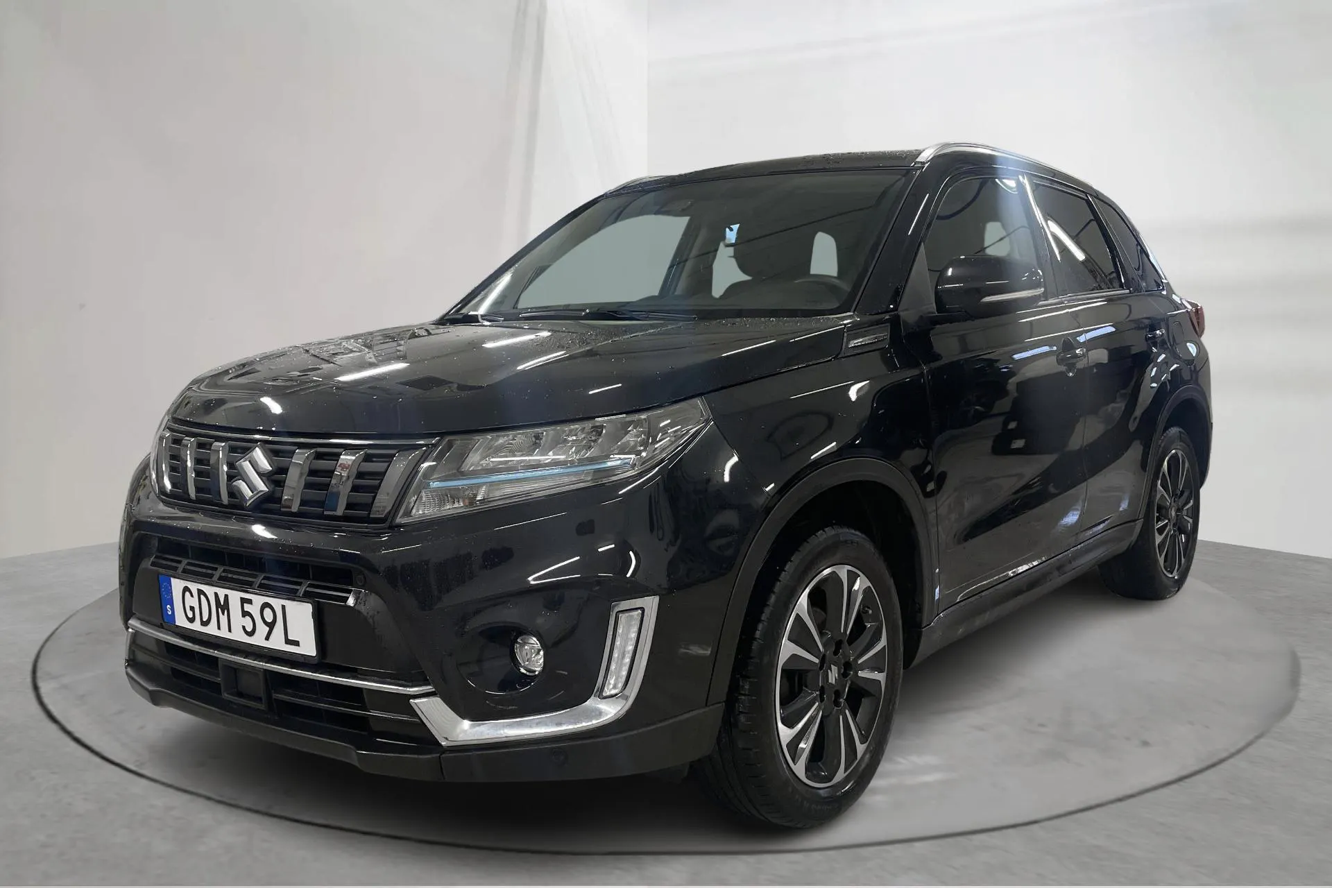 Presentation photo 1 of 17: Suzuki Vitara 1.5 HEV Allgrip 4x4 (115hk) - 31 720 km - Automatic - black - 2023