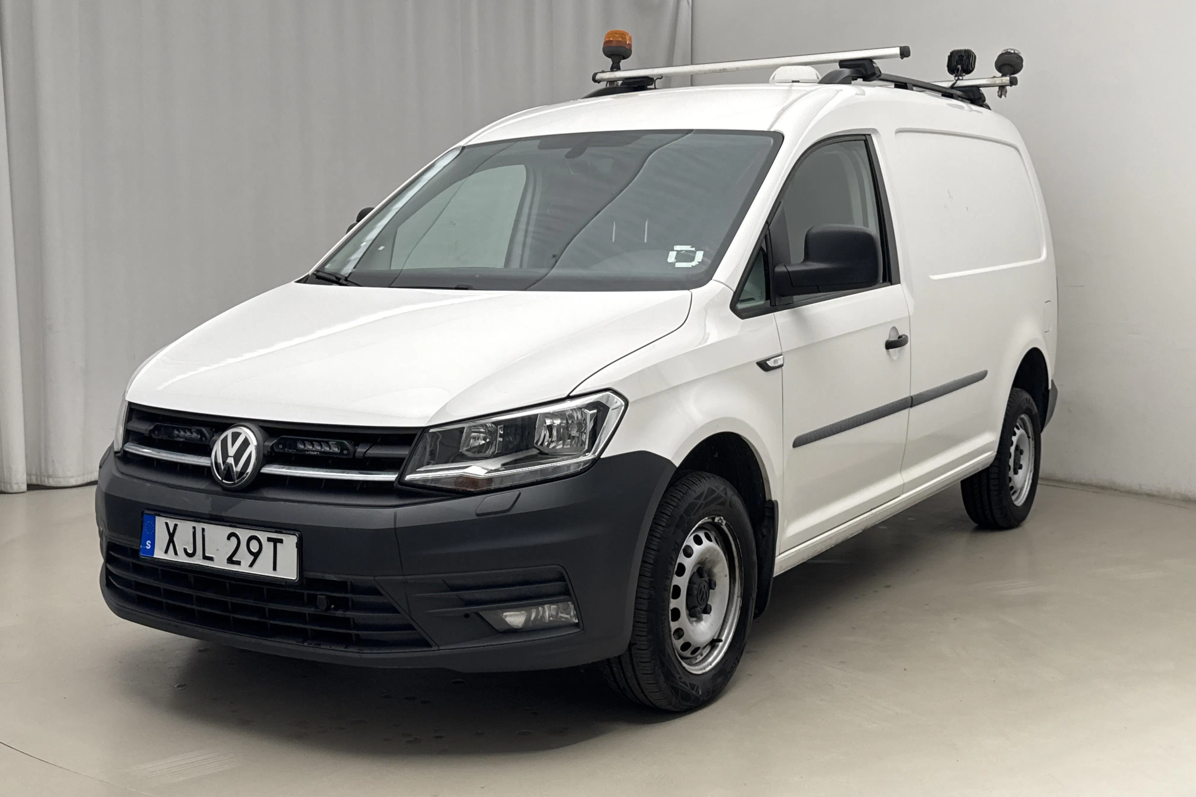 Presentation photo 1 of 20: VW Caddy 2.0 TDI Maxi Skåp 4MOTION (122hk) - 55 140 km - Manual - white - 2020