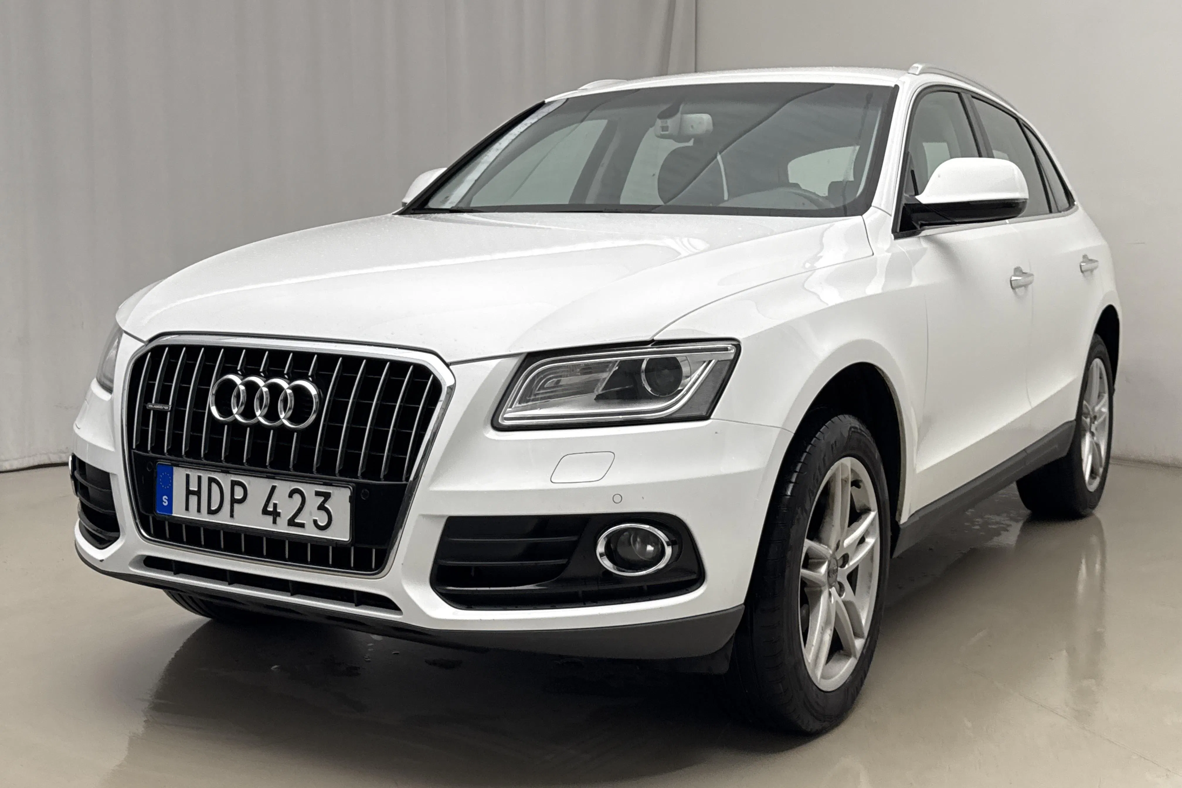 Presentationsfoto 1 av 16: Audi Q5 2.0 TDI clean diesel quattro (190hk) - 22 784 mil - Automat - vit - 2016