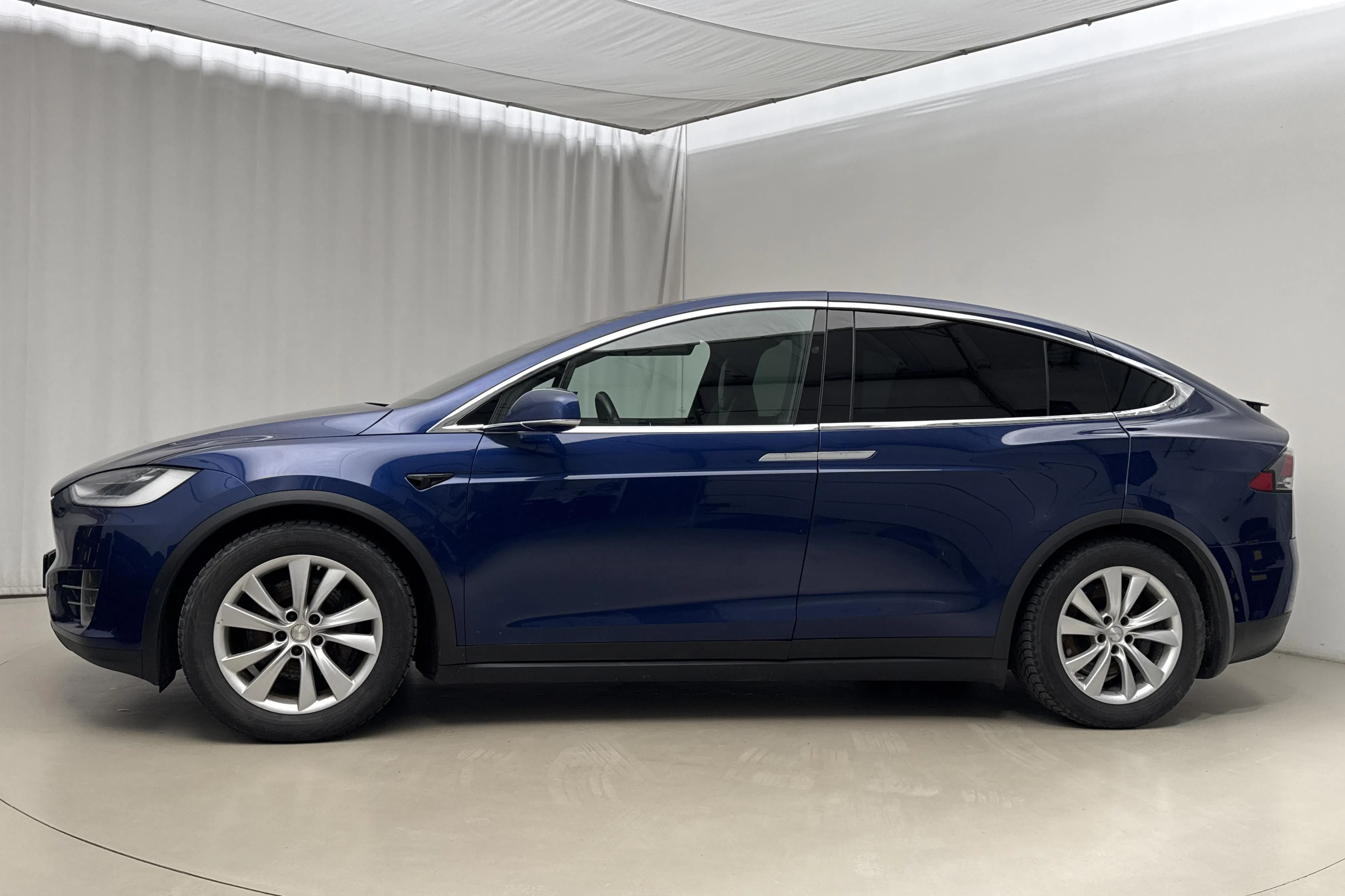 Presentation photo 2 of 22: Tesla Model X 75D - 189 960 km - Automatic - blue - 2017
