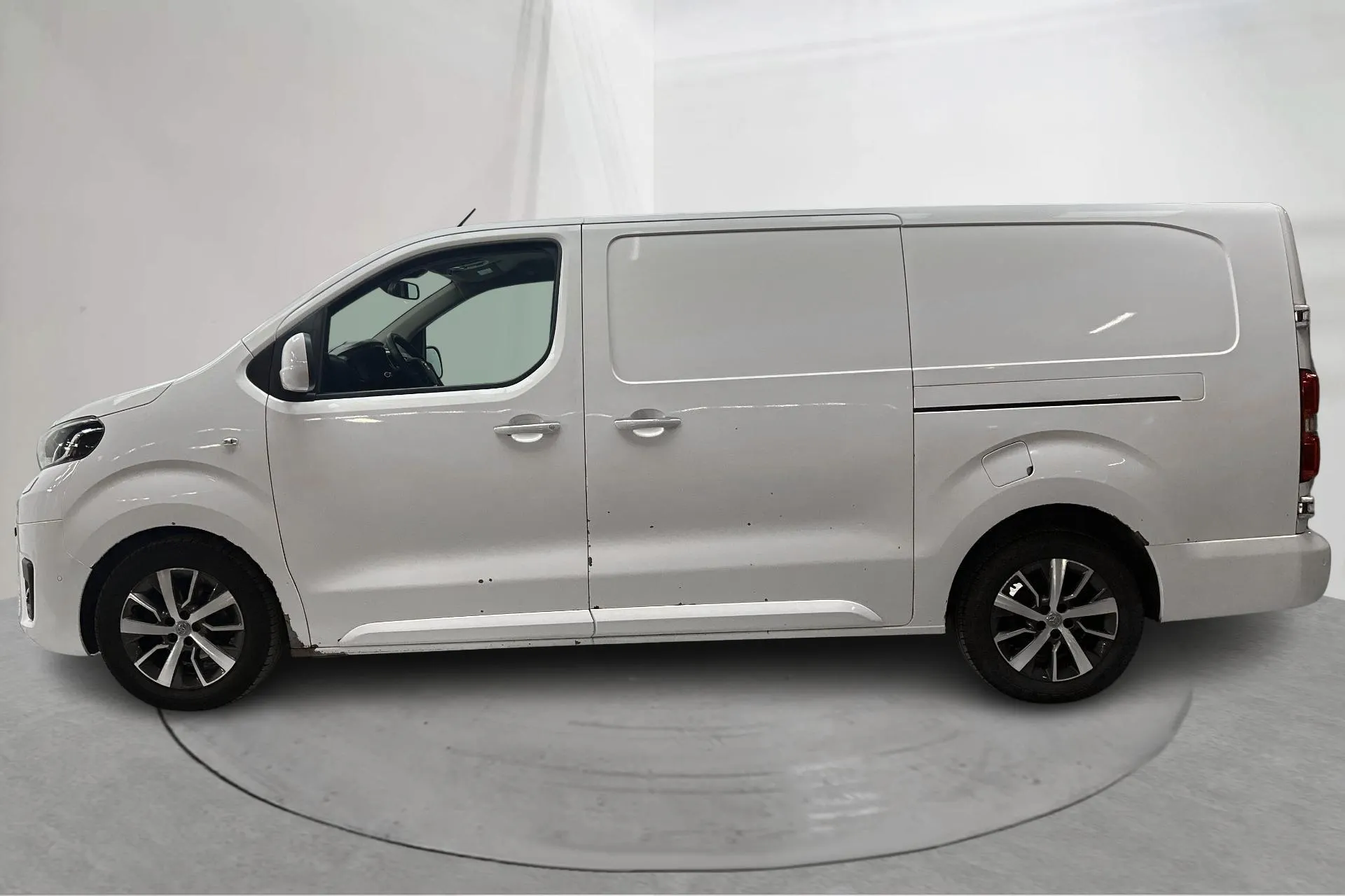 Presentation photo 2 of 17: Toyota PROACE 2.0D (177hk) - 120 930 km - Automatic - white - 2019