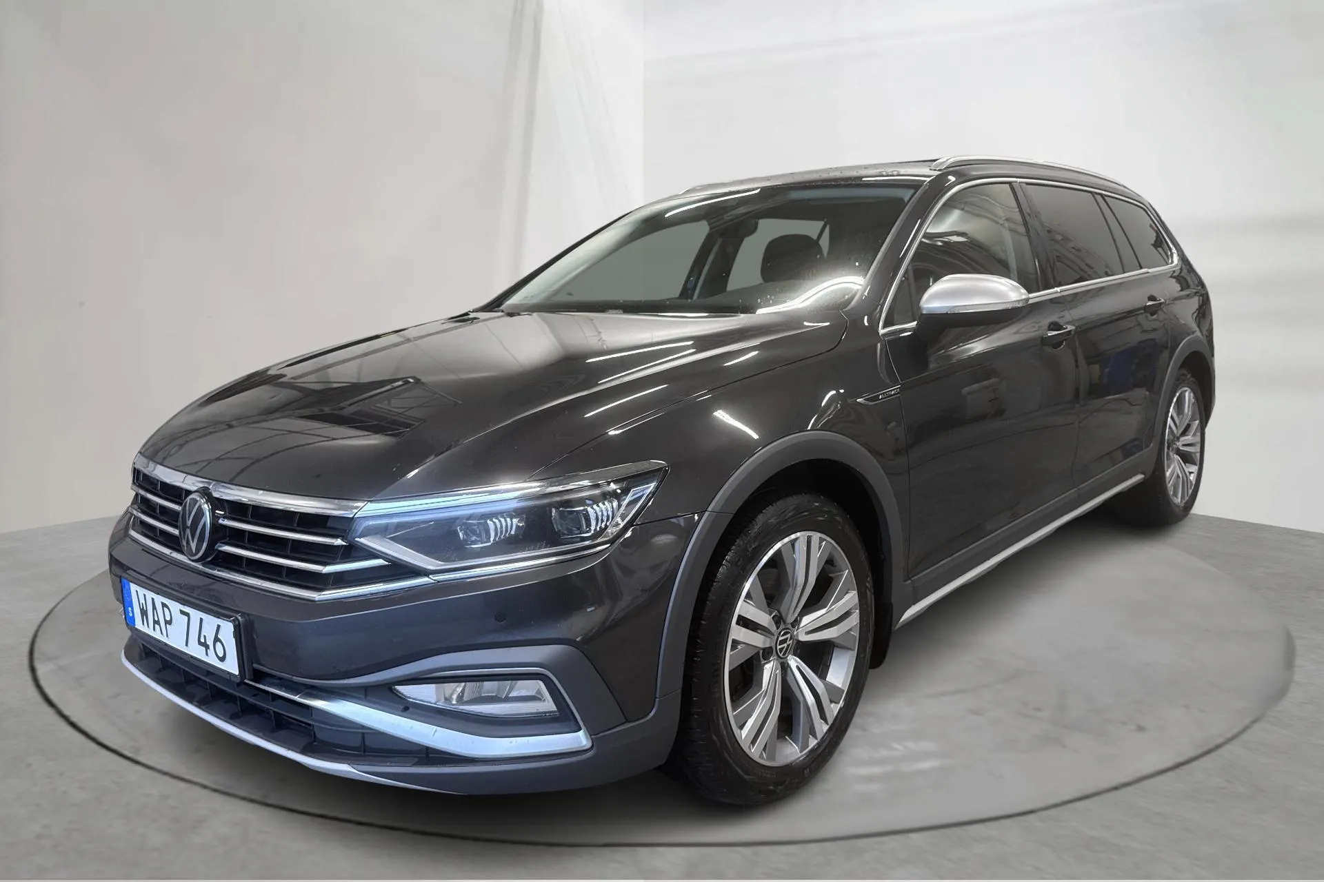 Presentationsfoto 1 av 14: VW Passat Alltrack 2.0 TDI Sportscombi 4Motion (200hk) - 20 983 mil - Automat - Mörkgrå - 2023