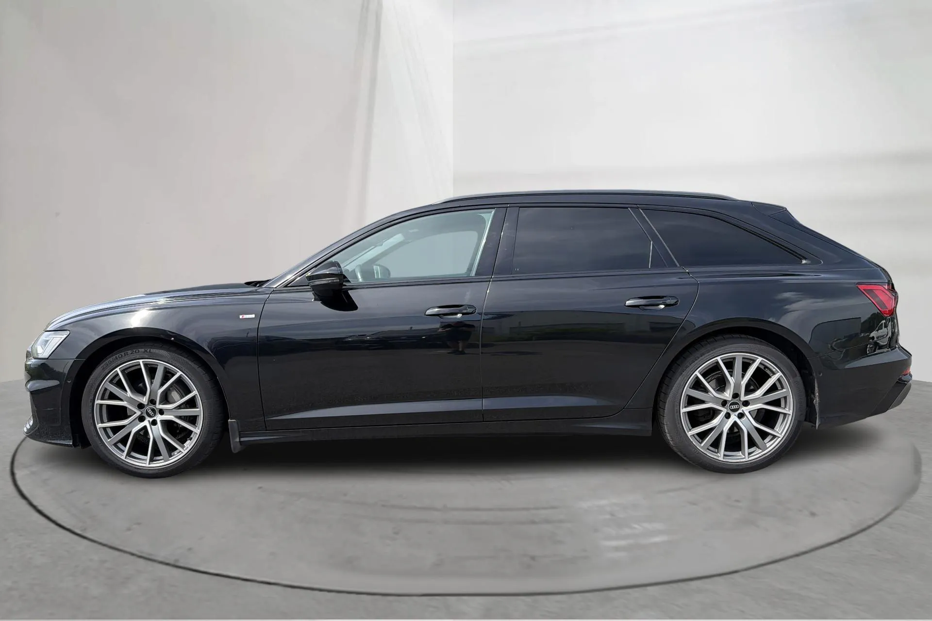Presentationsfoto 2 av 18: Audi A6 Avant 40 TDI quattro (204hk) - 14 678 mil - Automat - svart - 2021