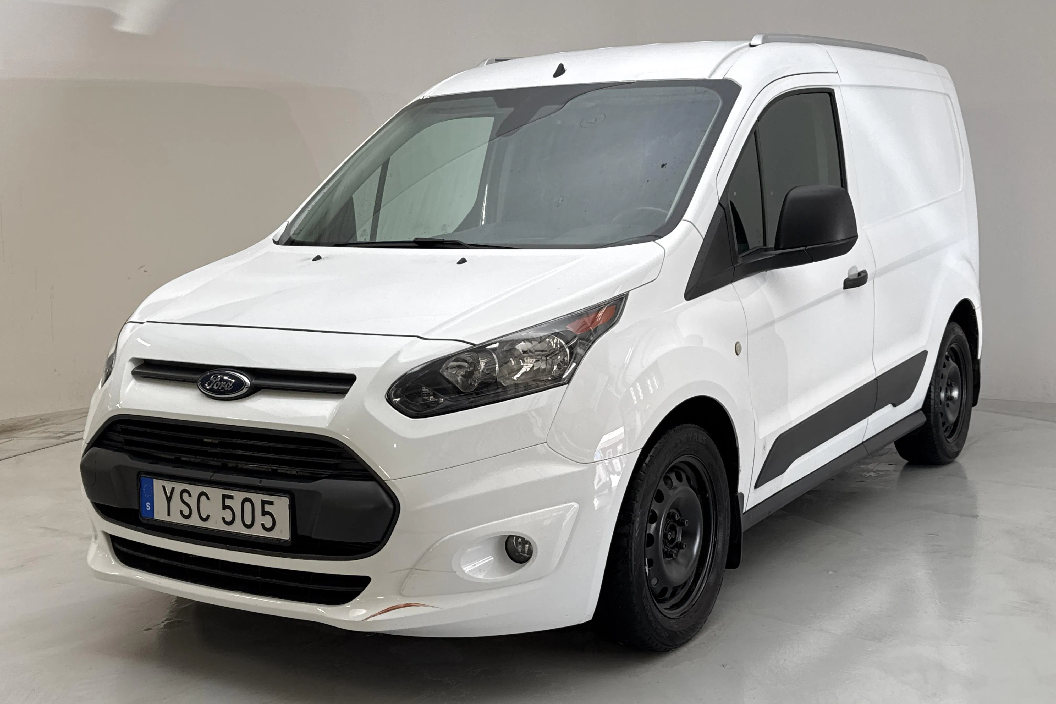 Presentationsfoto 1 av 13: Ford Transit Connect 1.5 TDCi (100hk) - 5 665 mil - Manuell - vit - 2018