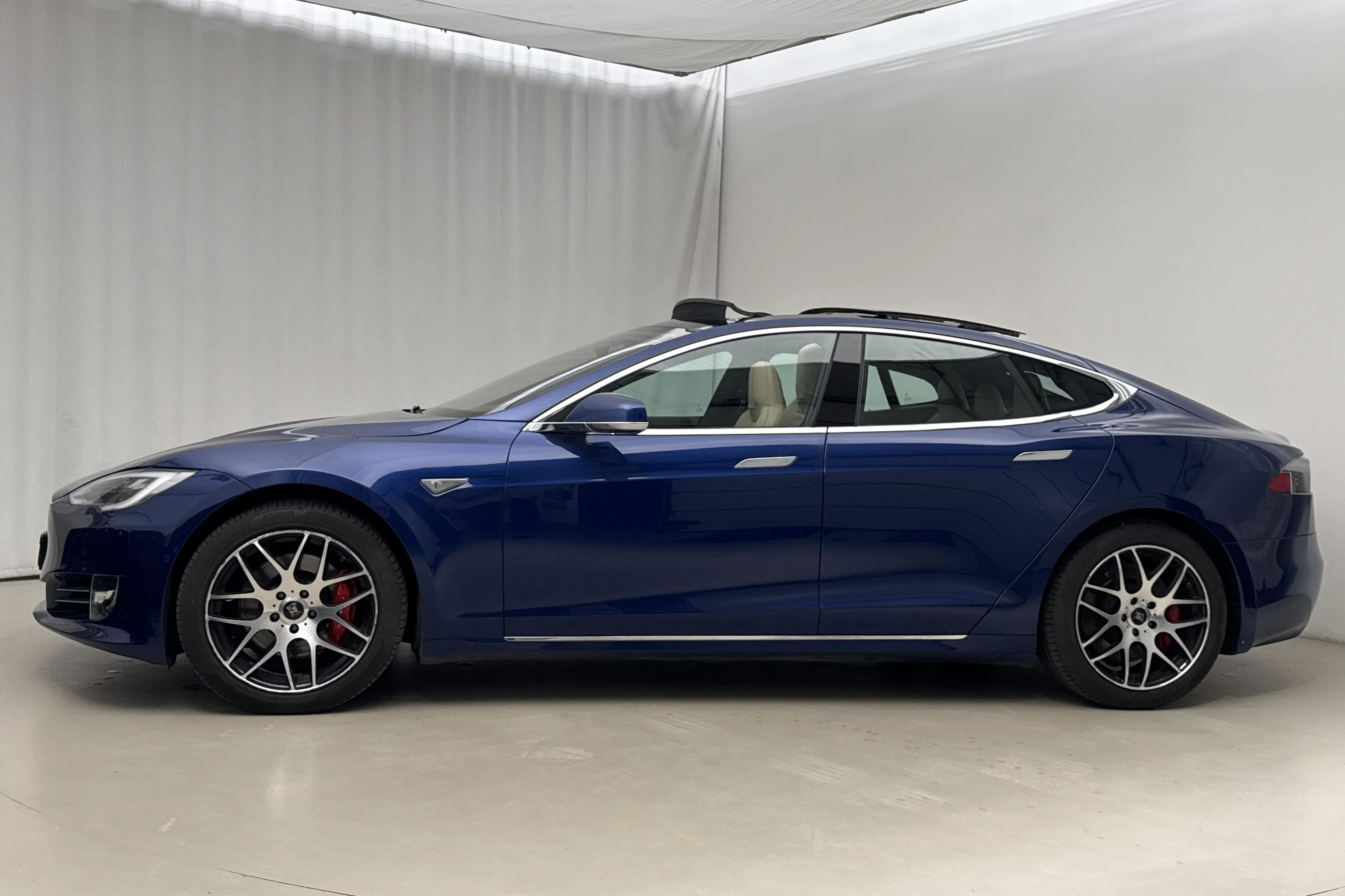 Presentation photo 2 of 24: Tesla Model S 90D - 108 910 km - Automatic - blue - 2016