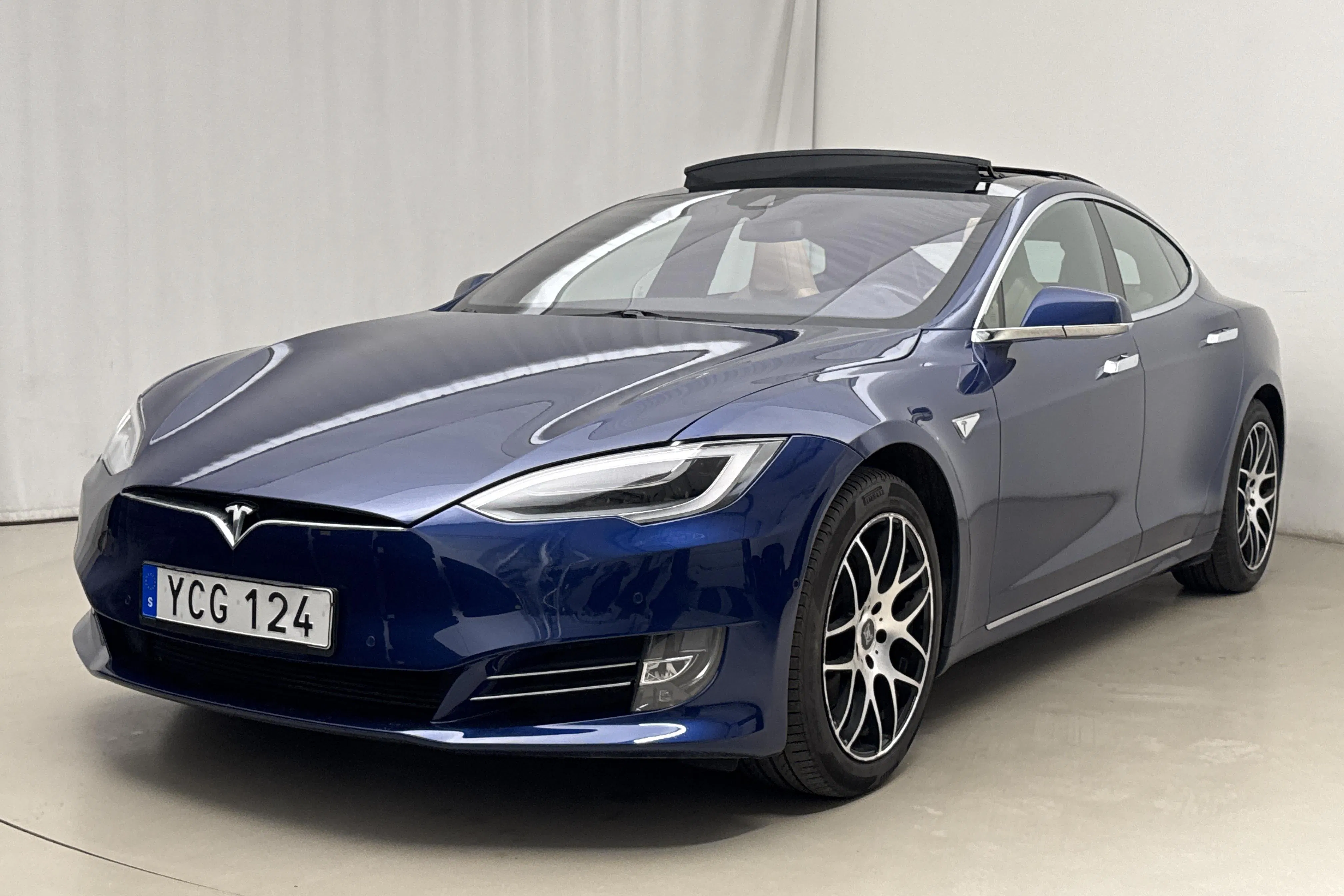 Presentation photo 1 of 24: Tesla Model S 90D - 108 910 km - Automatic - blue - 2016