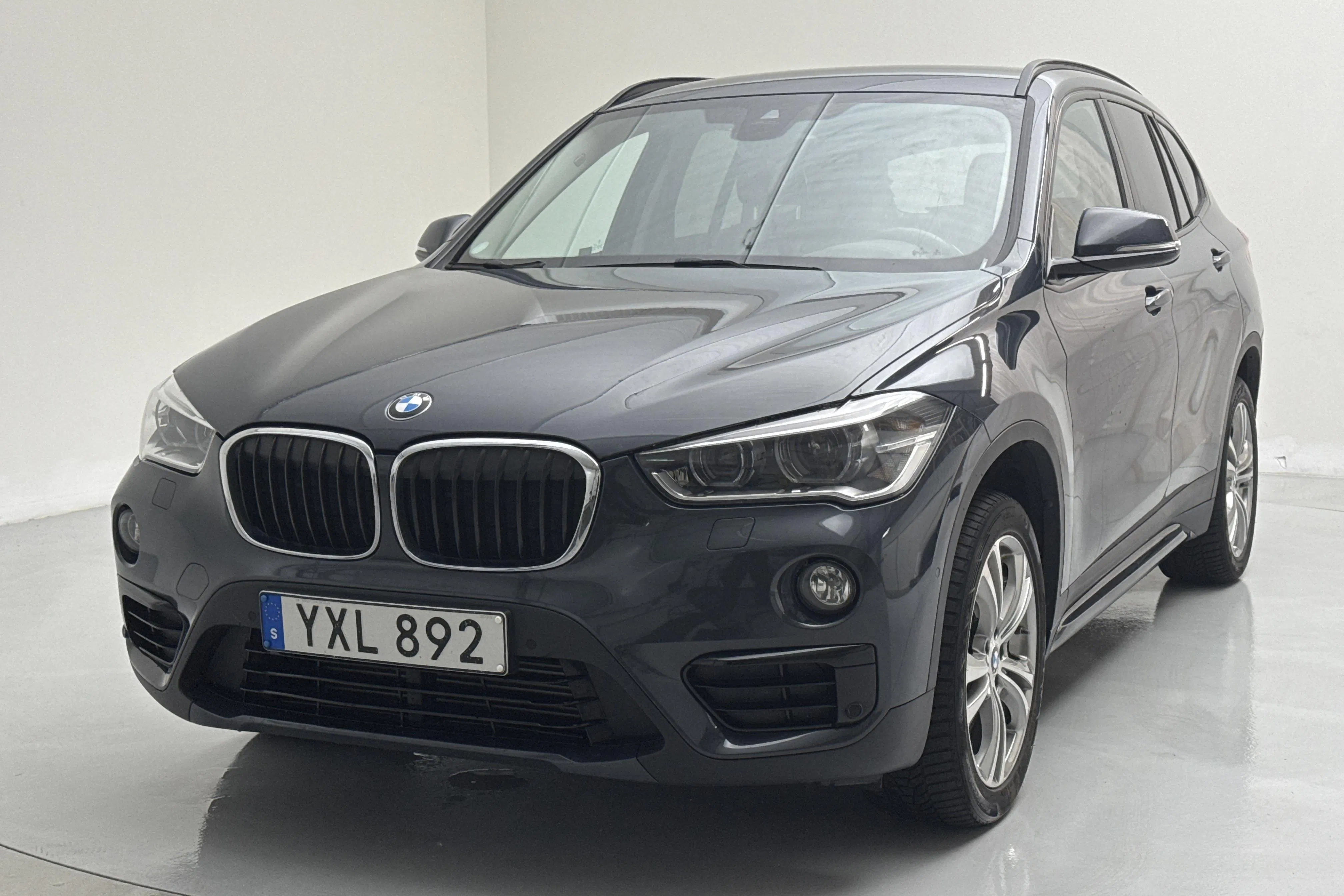 Presentationsfoto 1 av 14: BMW X1 xDrive20d, F48 (190hk) - 12 950 mil - Automat - grå - 2019
