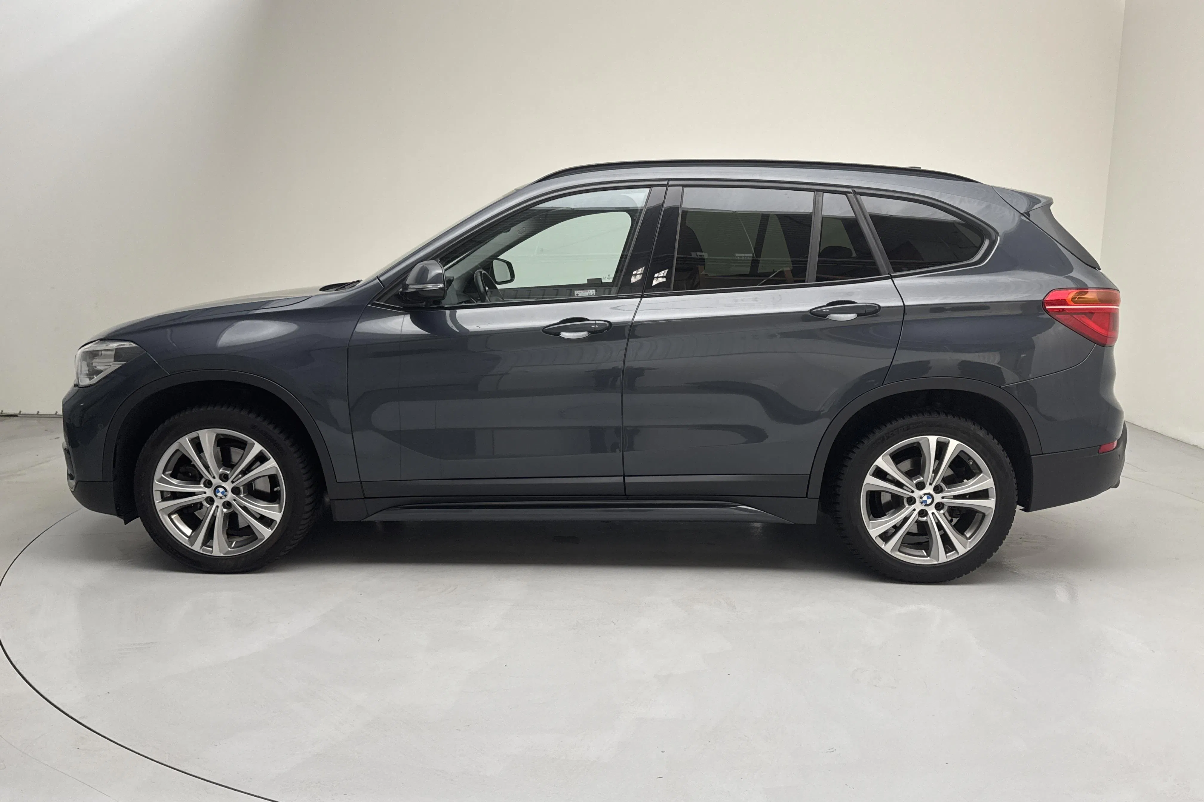 Presentationsfoto 2 av 14: BMW X1 xDrive20d, F48 (190hk) - 12 950 mil - Automat - grå - 2019