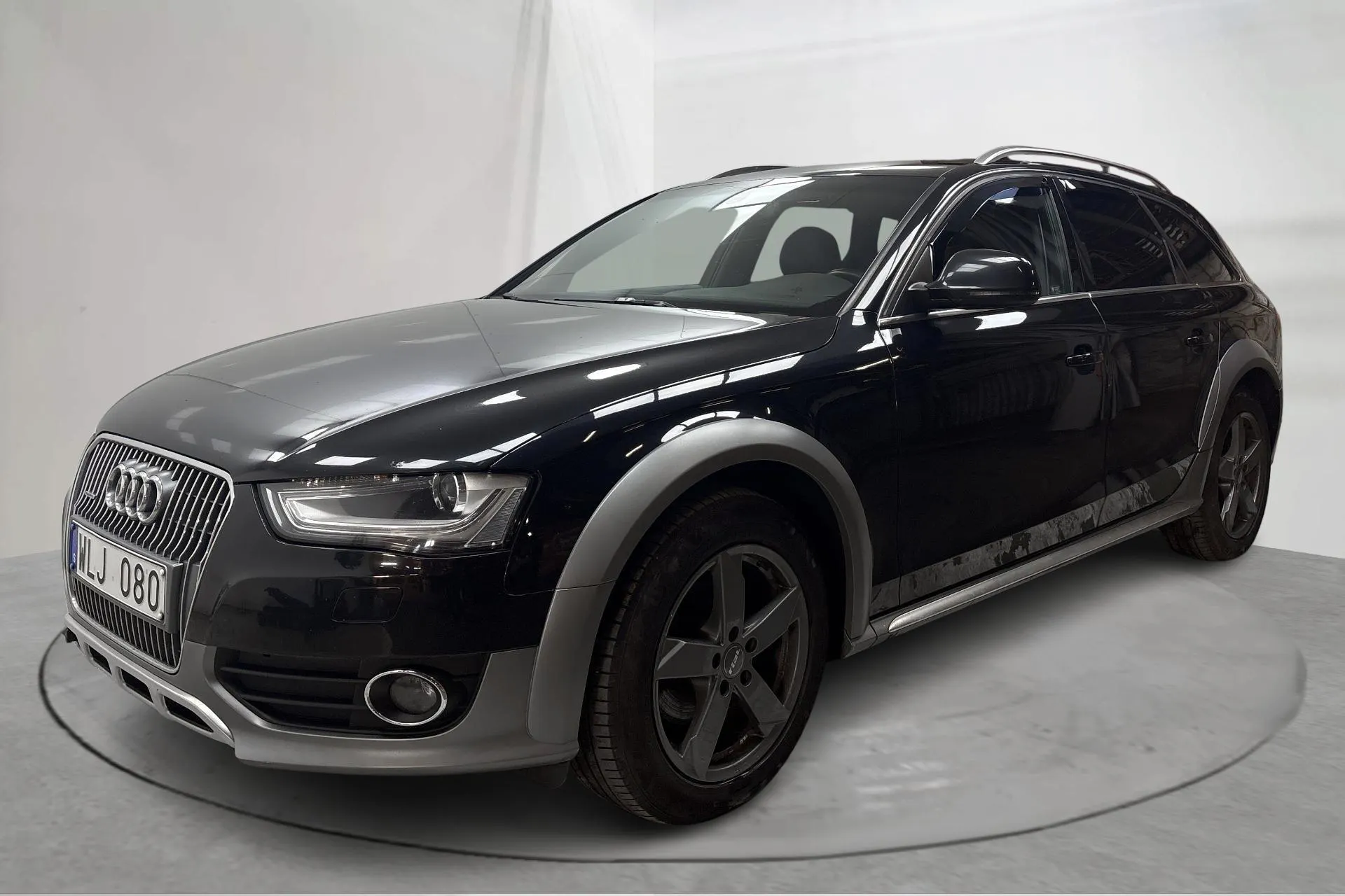 Presentation photo 1 of 15: Audi A4 Allroad 2.0 TDI Avant quattro (177hk) - 200 220 km - Automatic - black - 2013