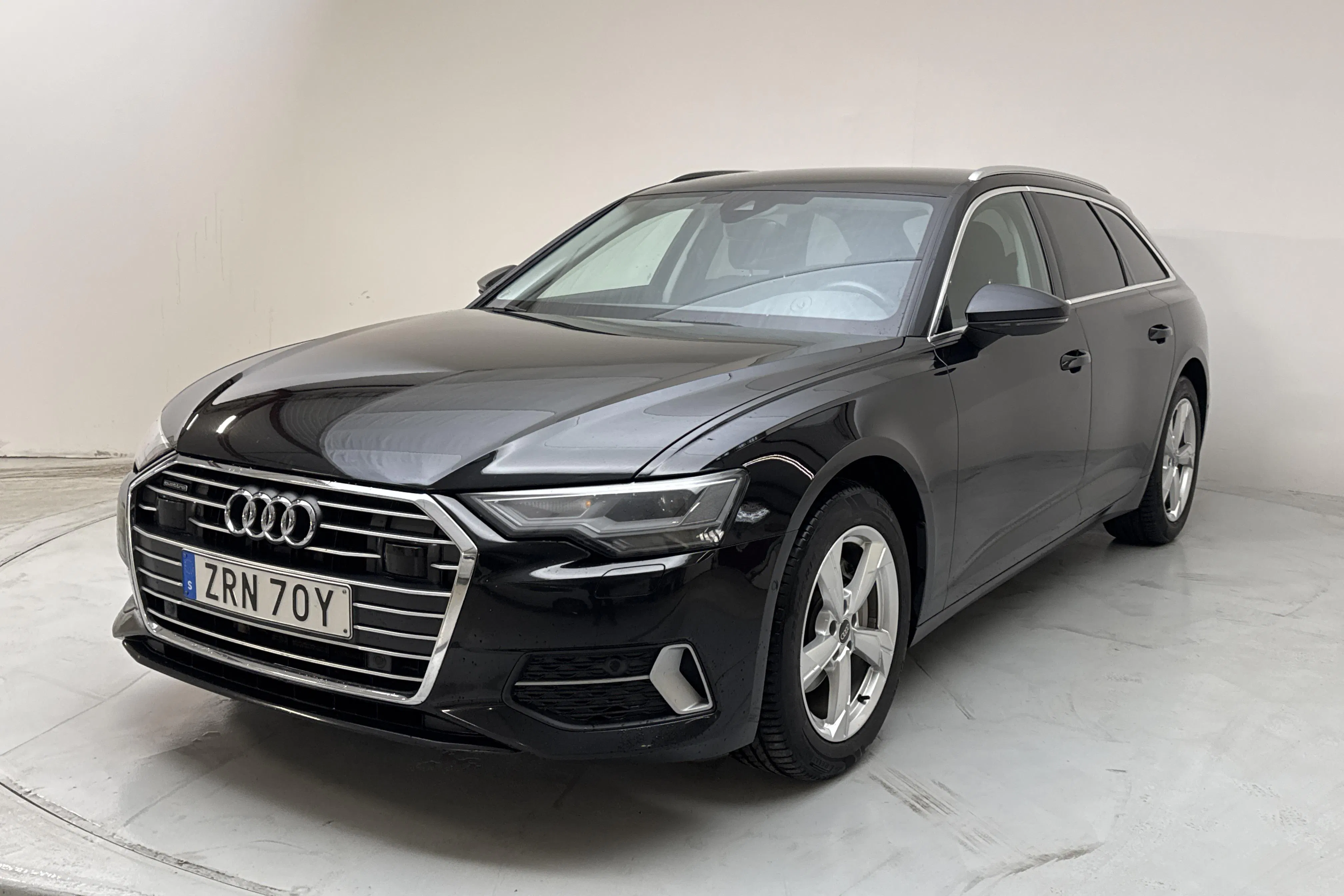 Presentationsfoto 1 av 16: Audi A6 Avant 40 TDI quattro (204hk) - 14 586 mil - Automat - svart - 2023