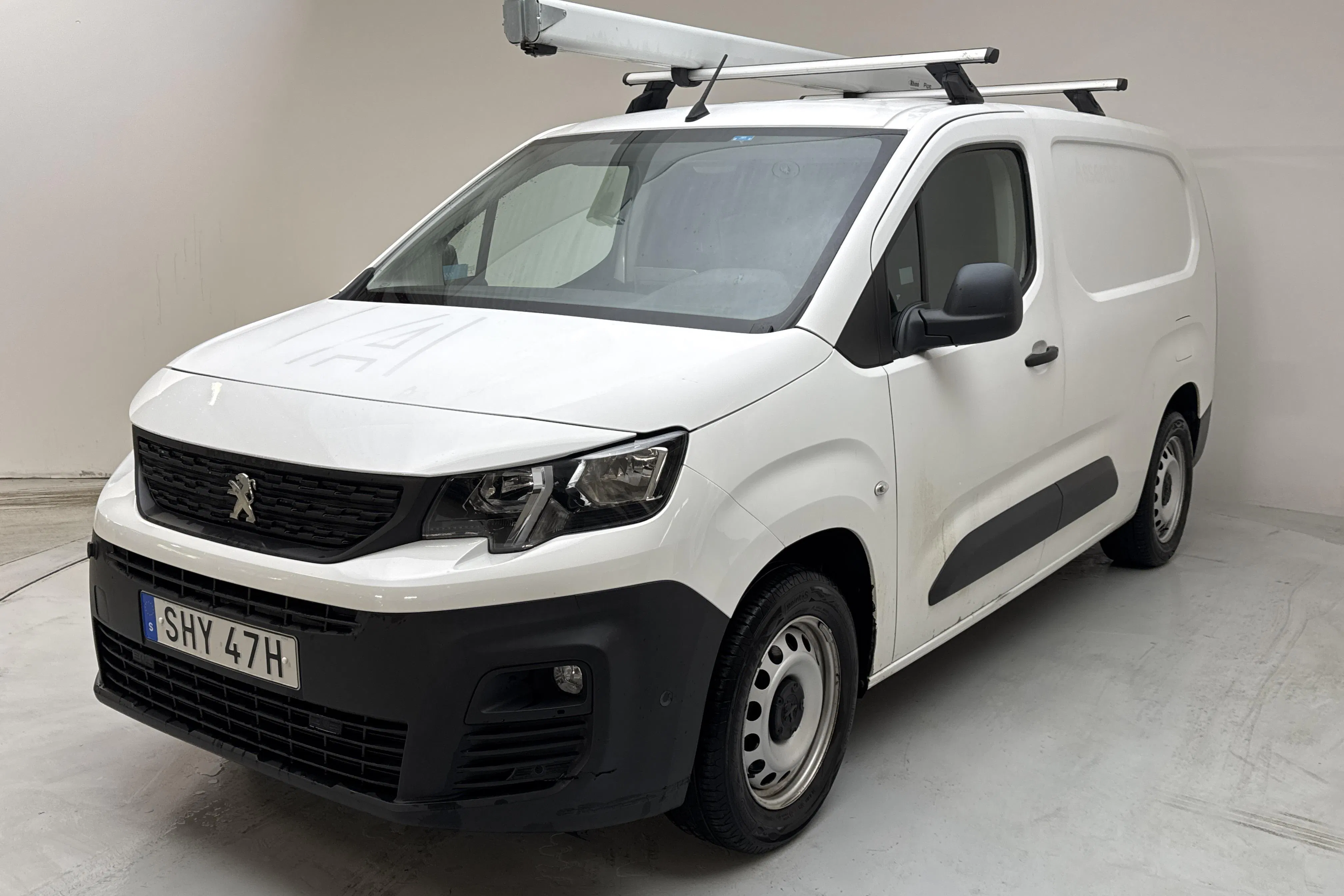 Presentationsfoto 1 av 11: Peugeot Partner 1.5 HDI Skåp (100hk) - 12 692 mil - Manuell - vit - 2019
