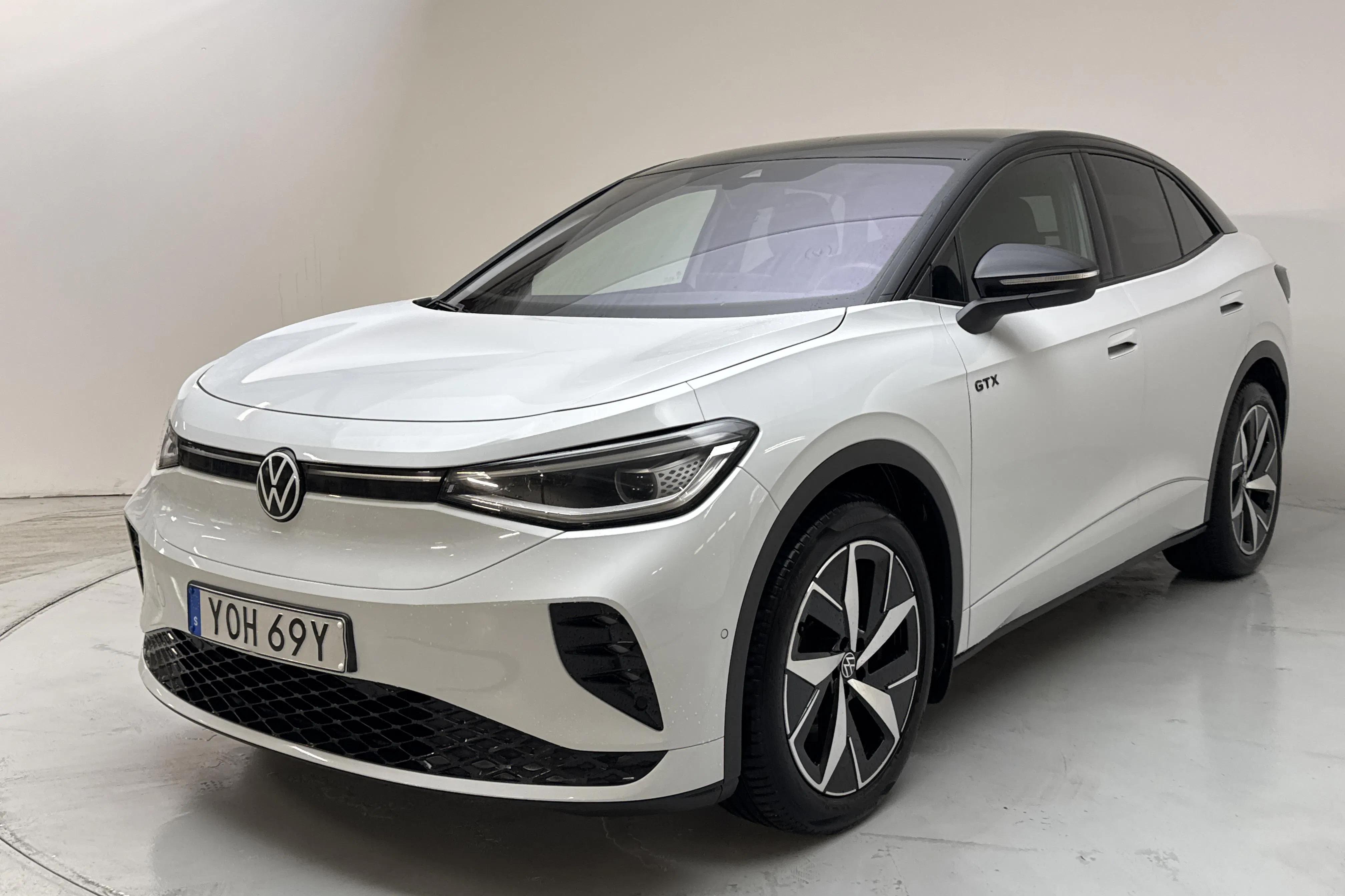 Presentationsfoto 1 av 17: VW ID.5 GTX 4-Motion 77kWh (299hk) - 9 152 mil - Automat - vit - 2023