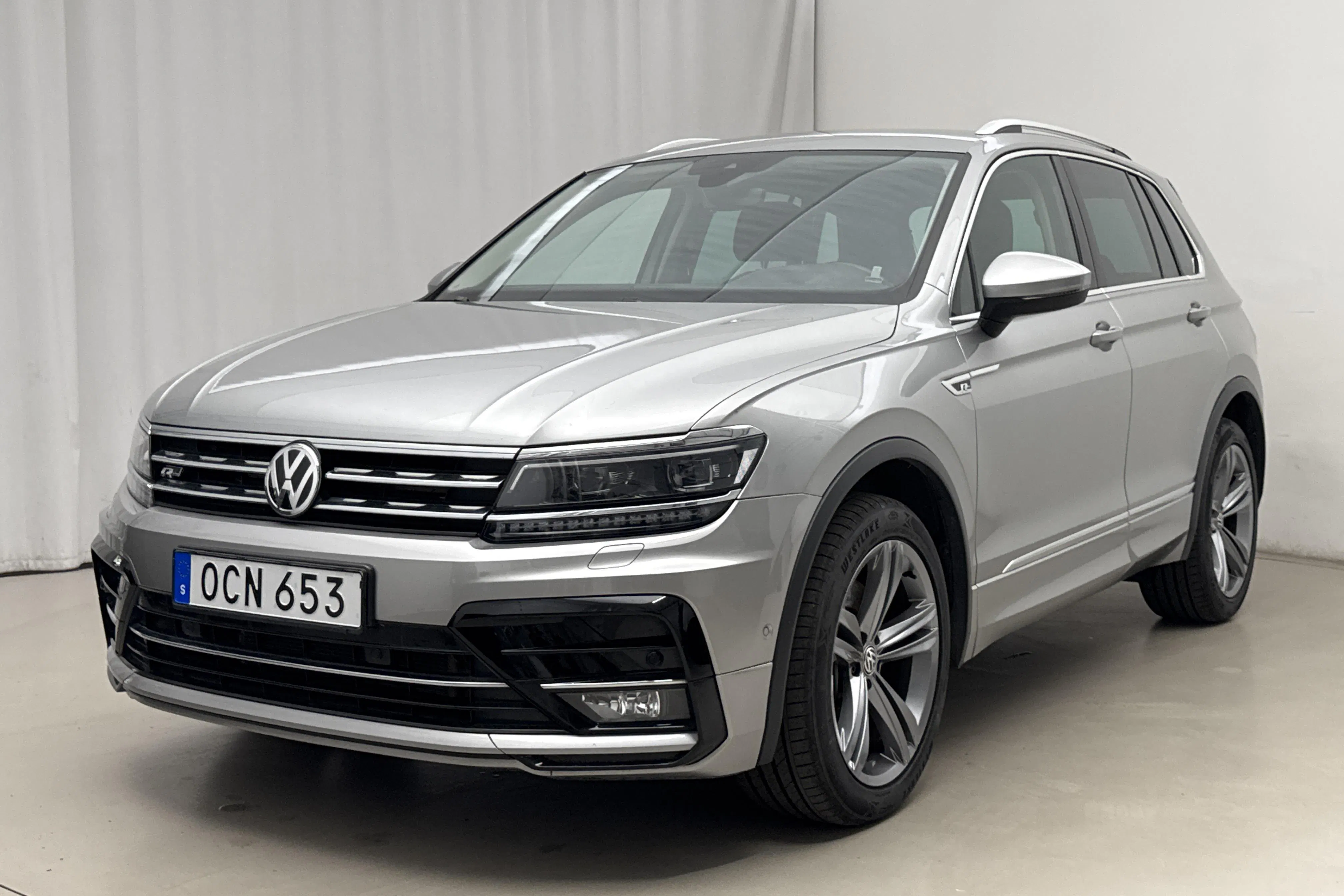 Presentation photo 1 of 21: VW Tiguan 2.0 TDI 4MOTION (190hk) - 100 410 km - Automatic - silver - 2018
