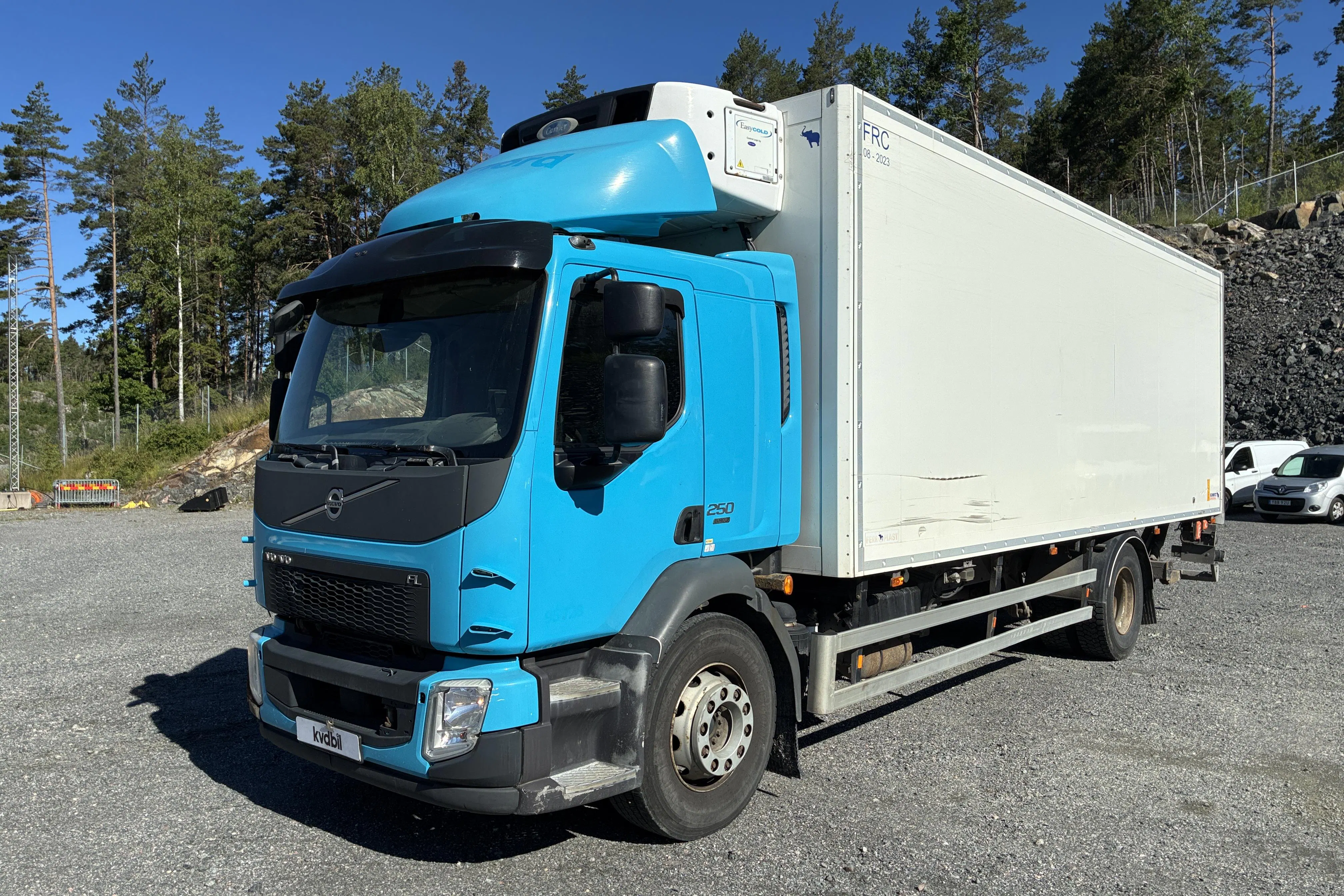 Presentation photo 1 of 128: VOLVO FL250 - 493 198 km - Automatic - blue - 2017