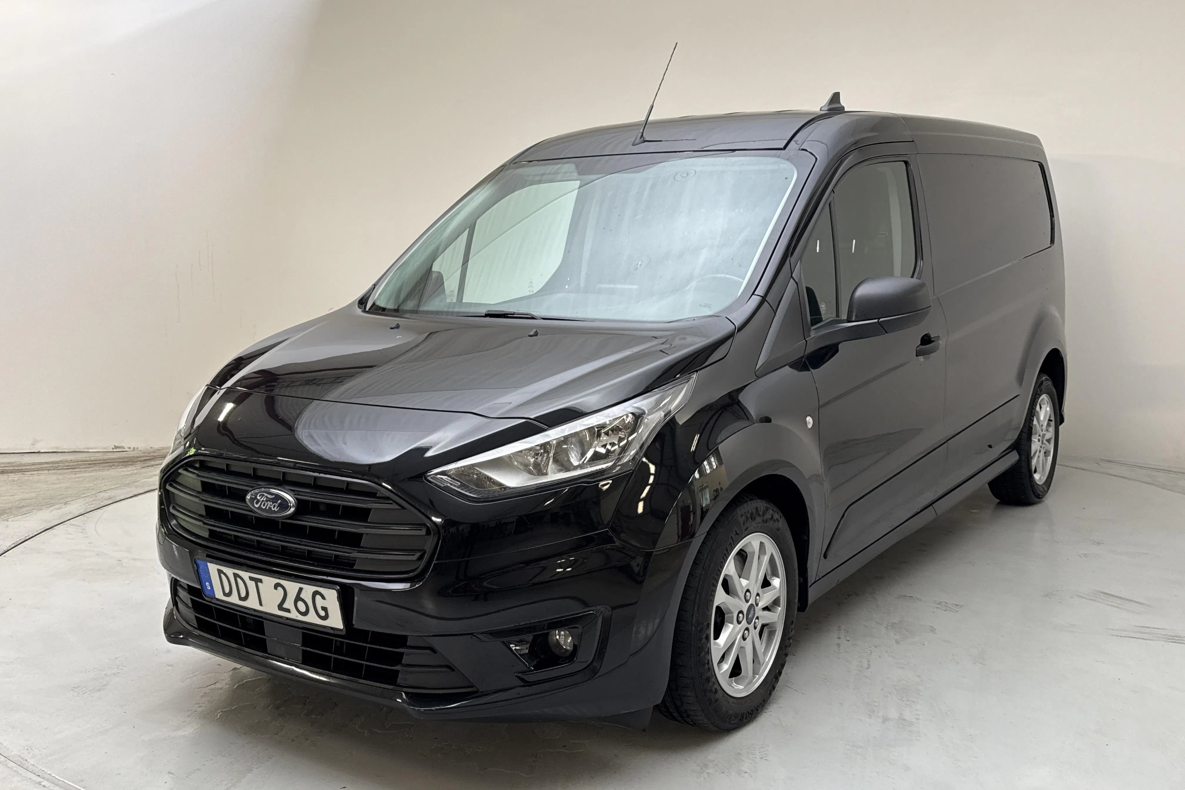 Presentationsfoto 1 av 11: Ford Transit Connect 1.5 TDCi (120hk) - 12 420 mil - Automat - svart - 2022