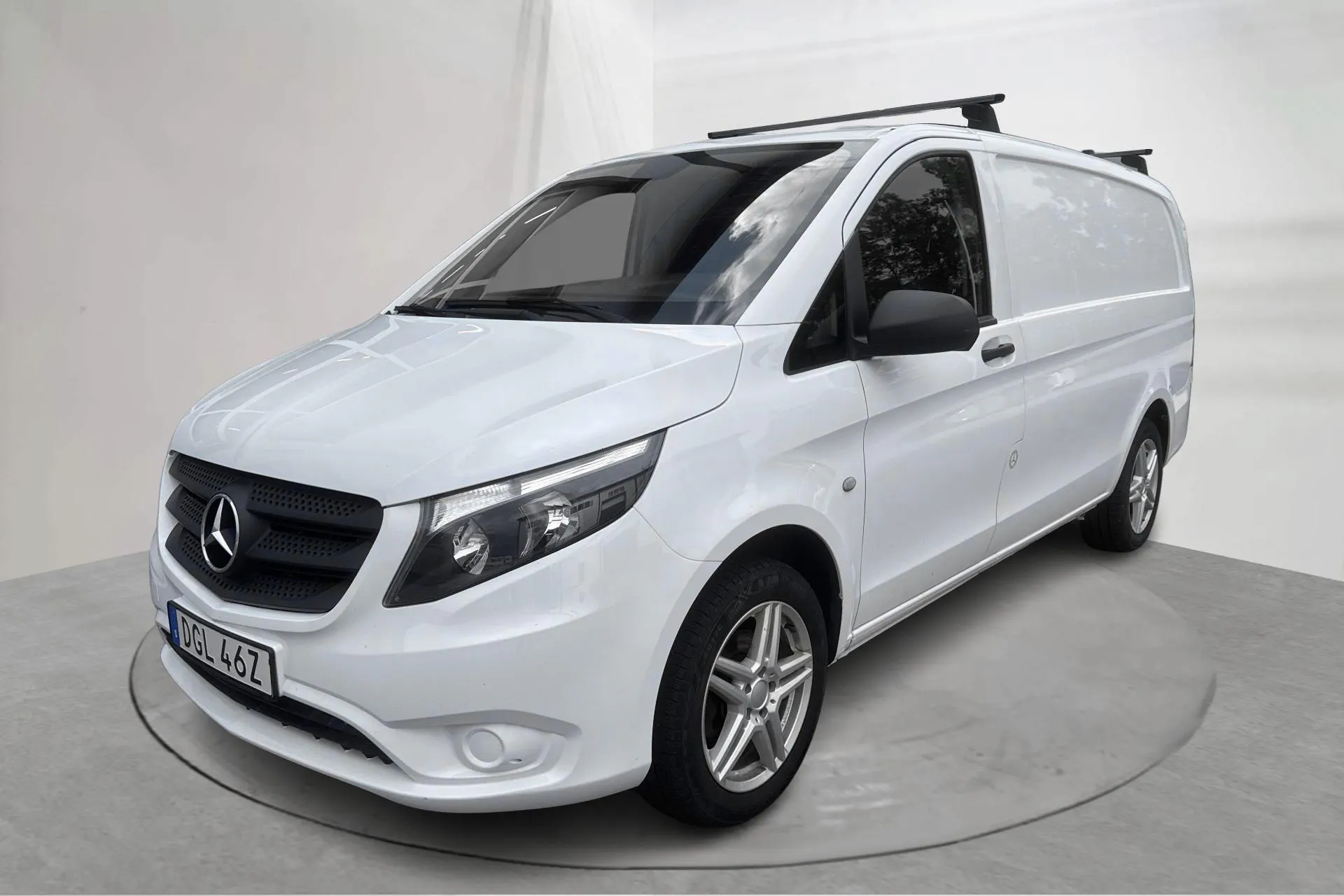 Presentation photo 1 of 18: Mercedes eVito Skåp 35Wh W447 (116hk) - 73 020 km - Automatic - white - 2020