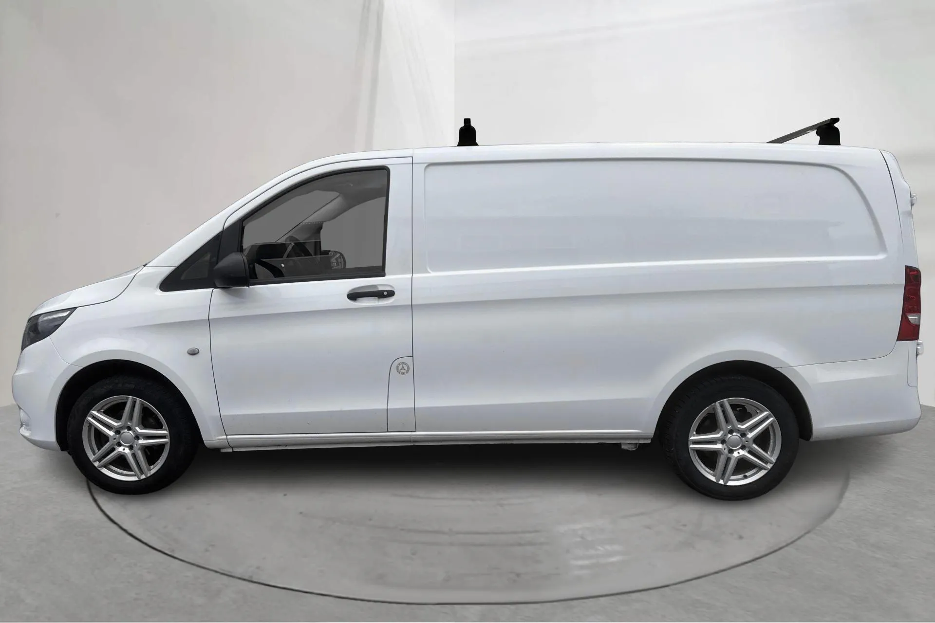 Presentation photo 2 of 18: Mercedes eVito Skåp 35Wh W447 (116hk) - 73 020 km - Automatic - white - 2020