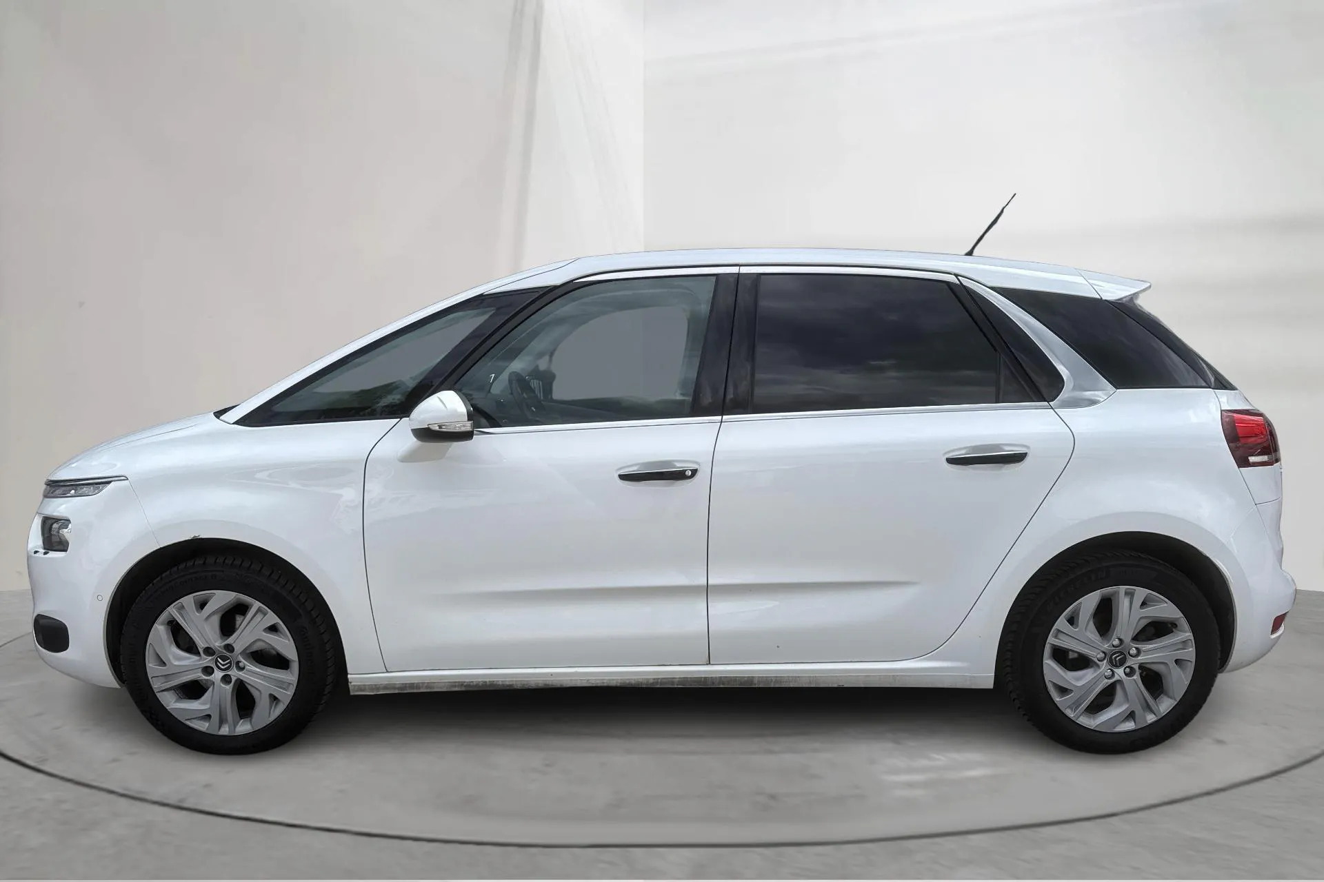 Presentationsfoto 2 av 15: Citroën C4 Picasso BlueHDi (120hk) - 17 267 mil - Automat - vit - 2016