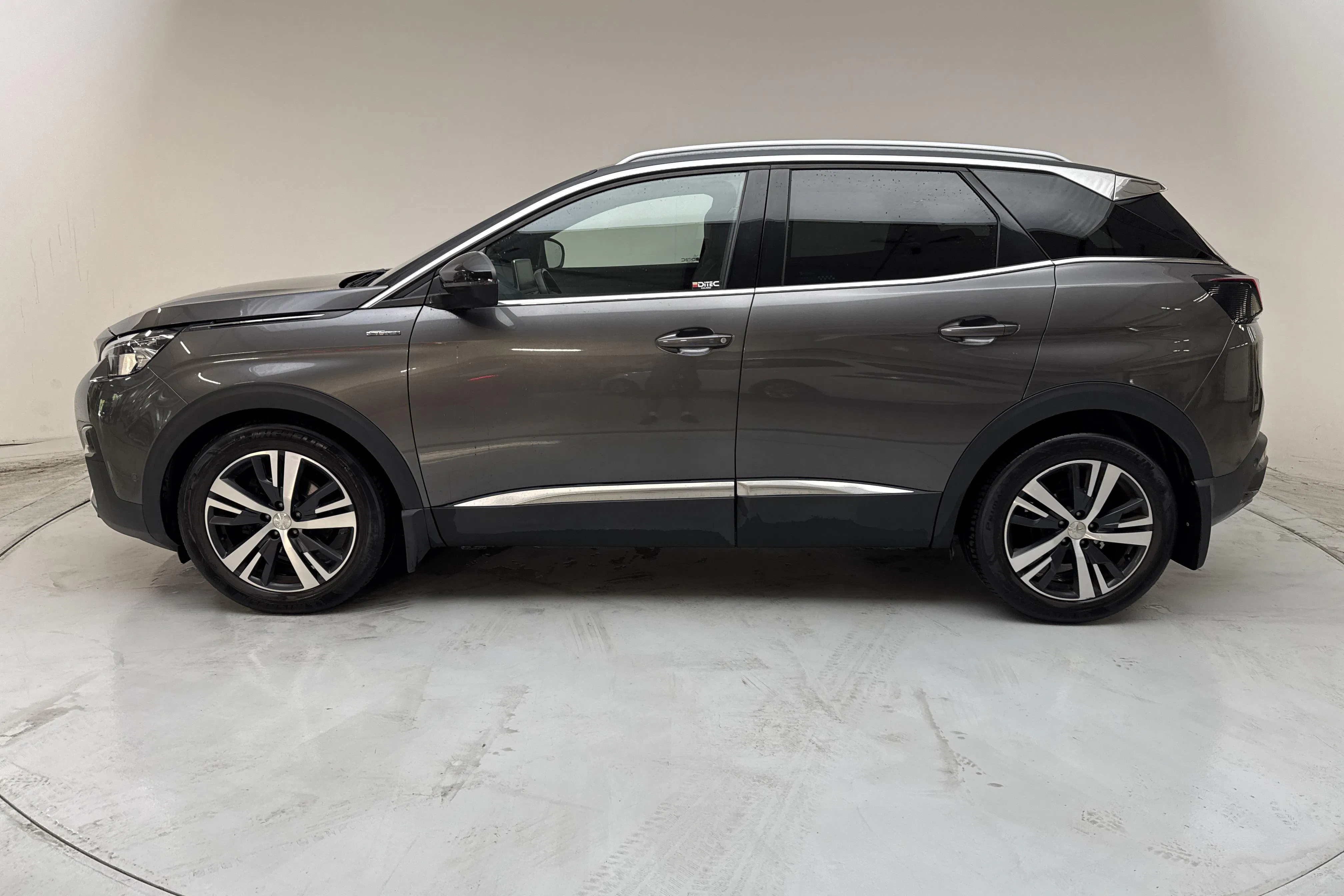 Presentationsfoto 2 av 12: Peugeot 3008 1.6 BlueHDi (120hk) - 16 143 mil - Automat - 2017