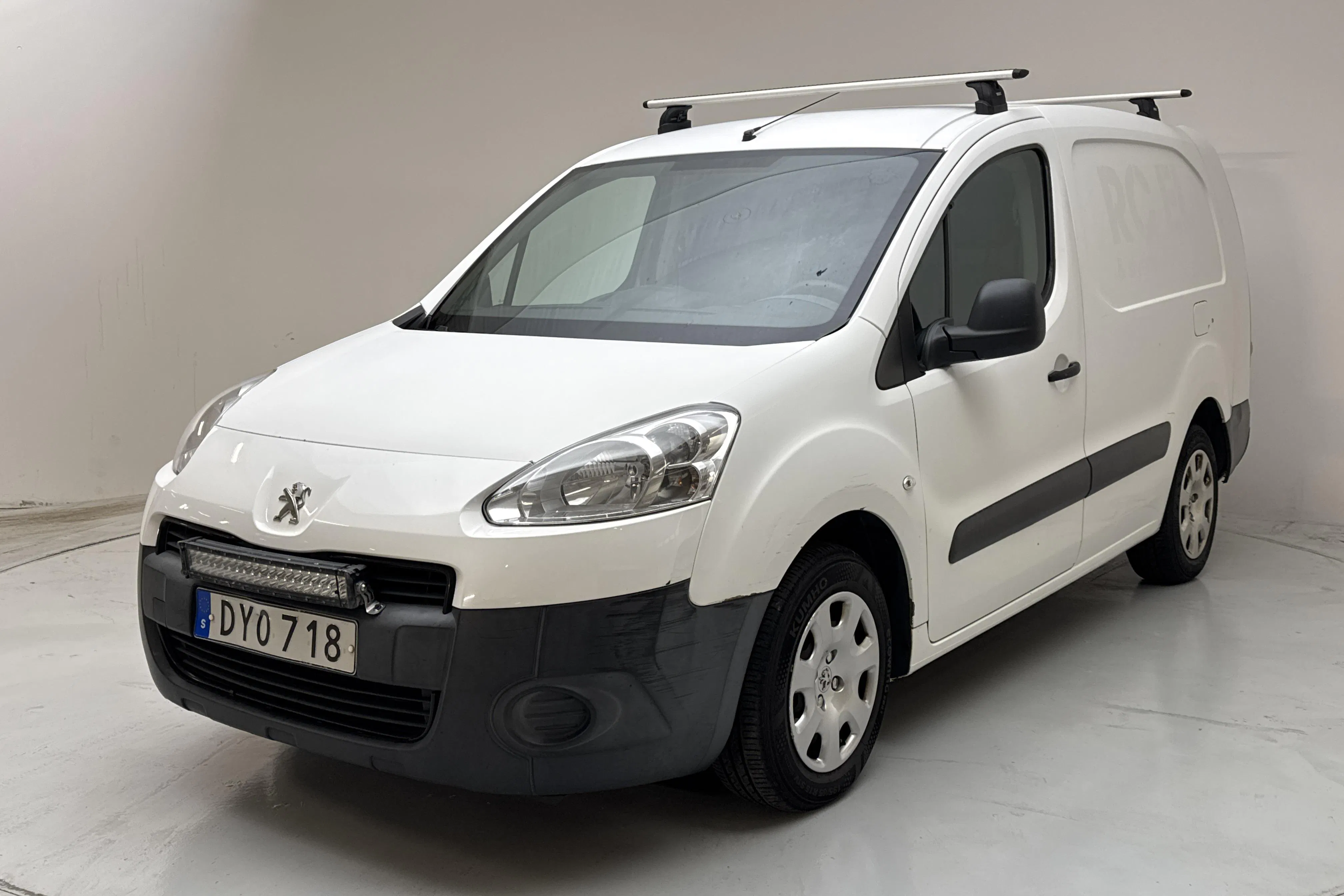 Presentation photo 1 of 12: Peugeot Partner 1.6 e-HDI Skåp (90hk) - 174 230 km - Manual - white - 2015