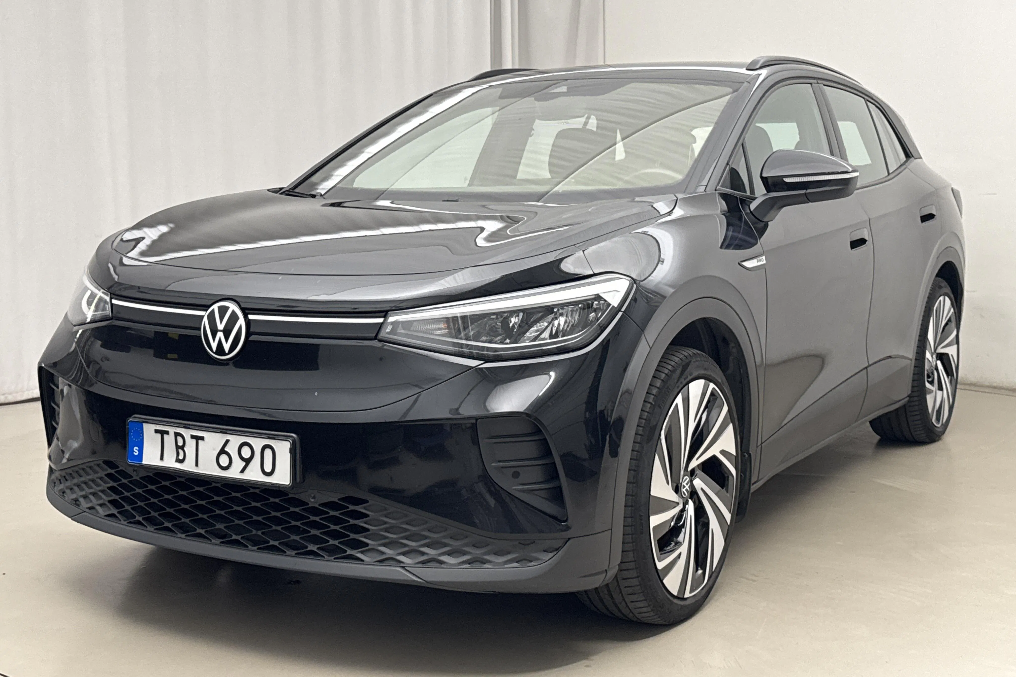 Presentation photo 1 of 21: VW ID.4 77kWh (204hk) - 12 022 Scandinavian mile - Automatic - black - 2023