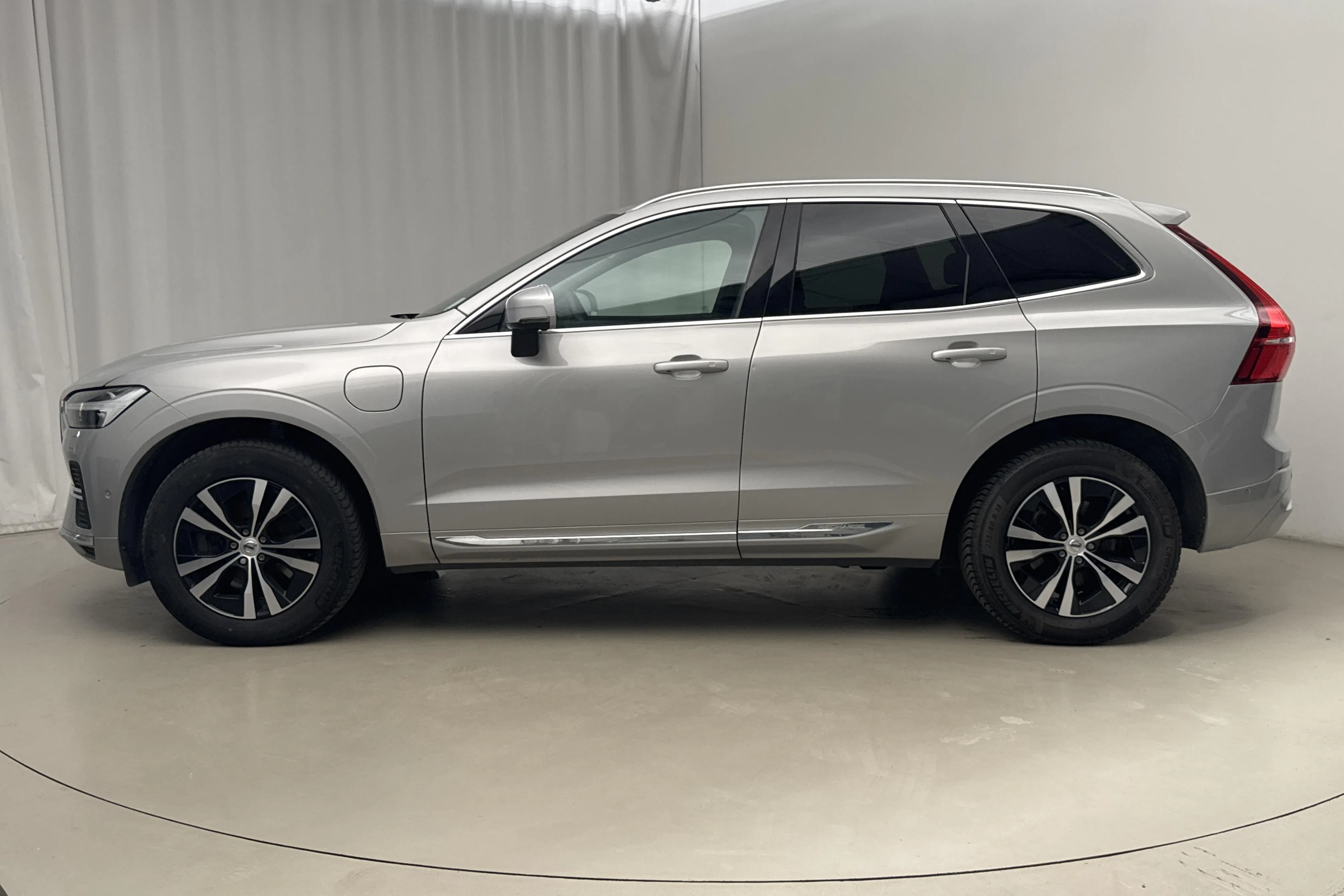 Presentation photo 2 of 19: Volvo XC60 T6 AWD Recharge (350hk) - 113 150 km - Automatic - silver - 2023