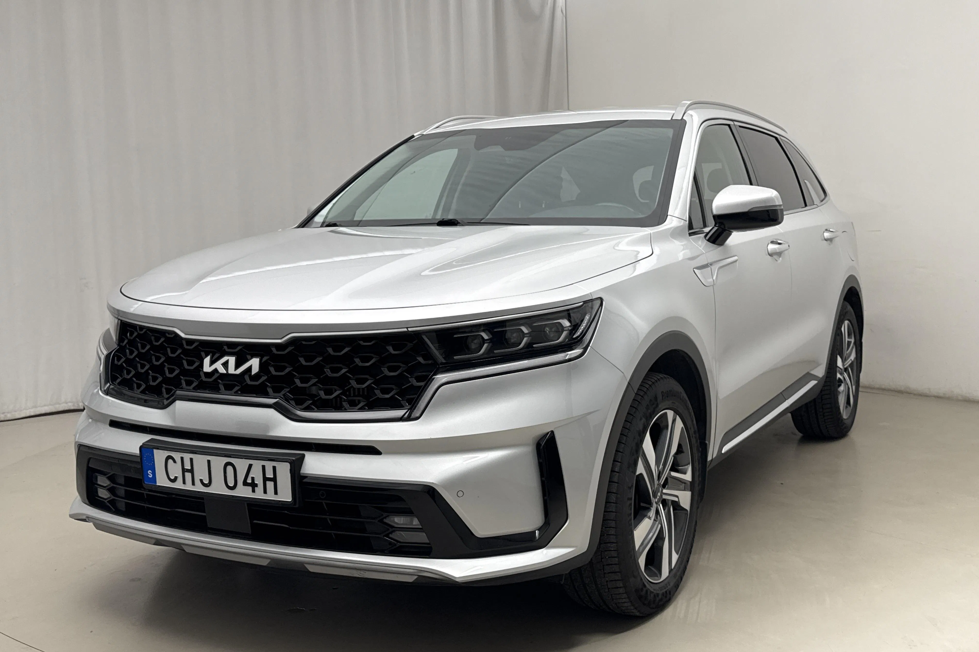 Presentation photo 1 of 20: KIA Sorento 1.6 T-GDi Plug-in Hybrid AWD (265hk) - 76 100 km - Automatic - gray - 2022