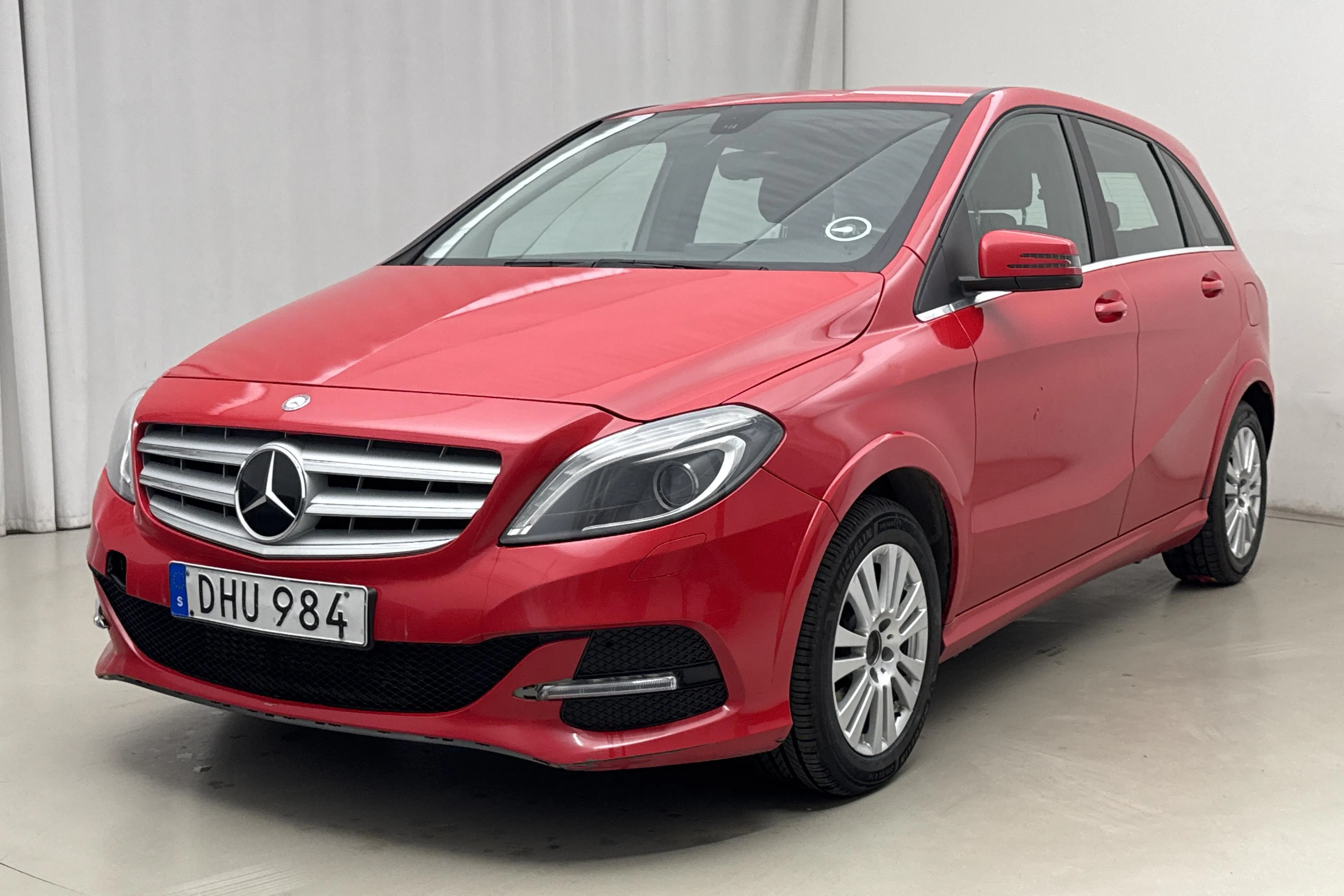 Presentationsfoto 1 av 16: Mercedes B 200 c W242 (156hk) - 34 041 mil - Automat - röd - 2015