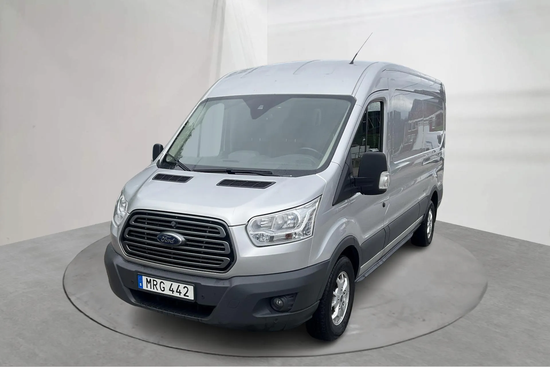 Presentationsfoto 1 av 12: Ford Transit 350 2.2 TDCi Skåp 2WD (155hk) - 21 341 mil - Manuell - grå - 2015