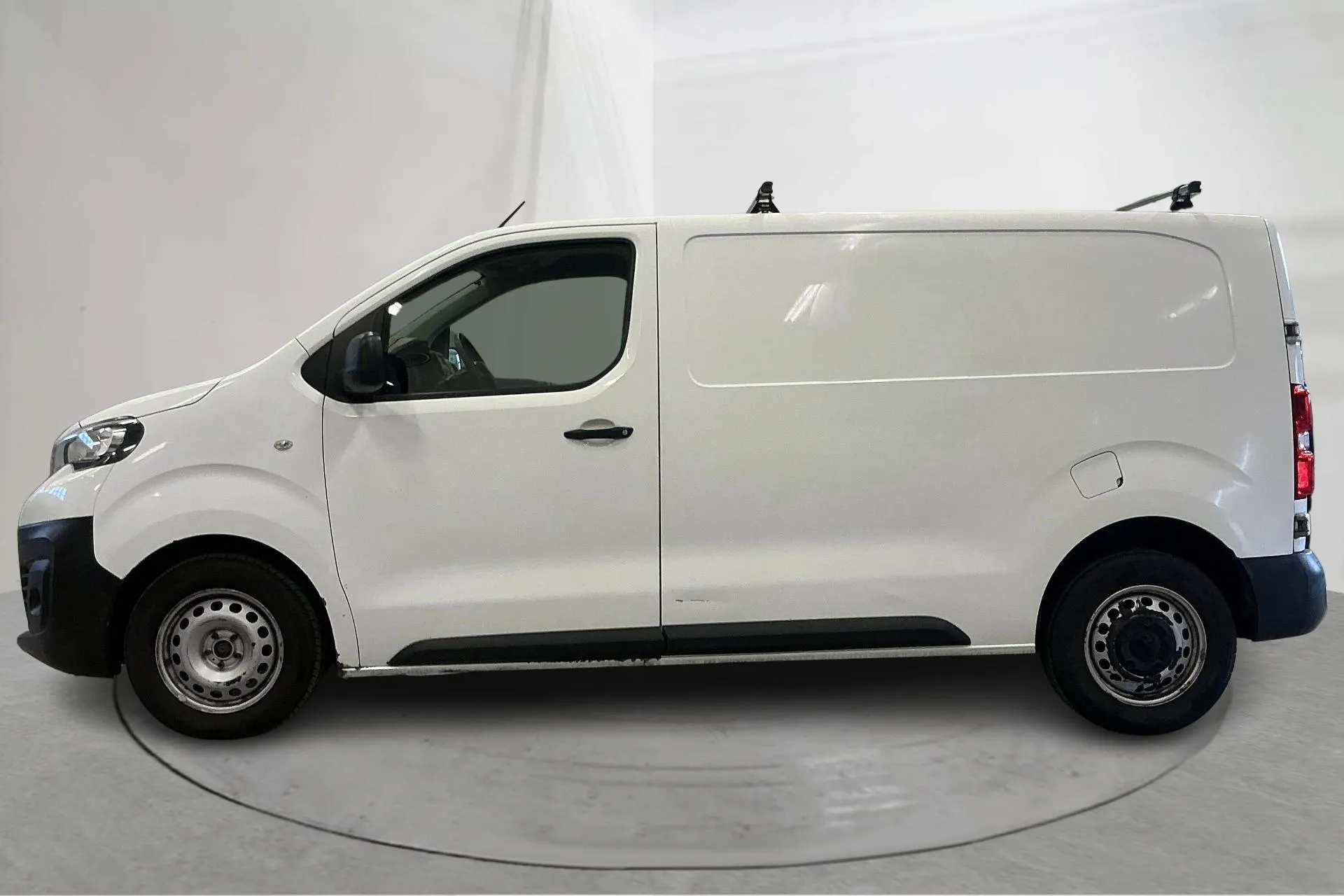 Presentationsfoto 2 av 14: Peugeot Expert BlueHDi Skåp (122hk) - 20 559 mil - Manuell - vit - 2016