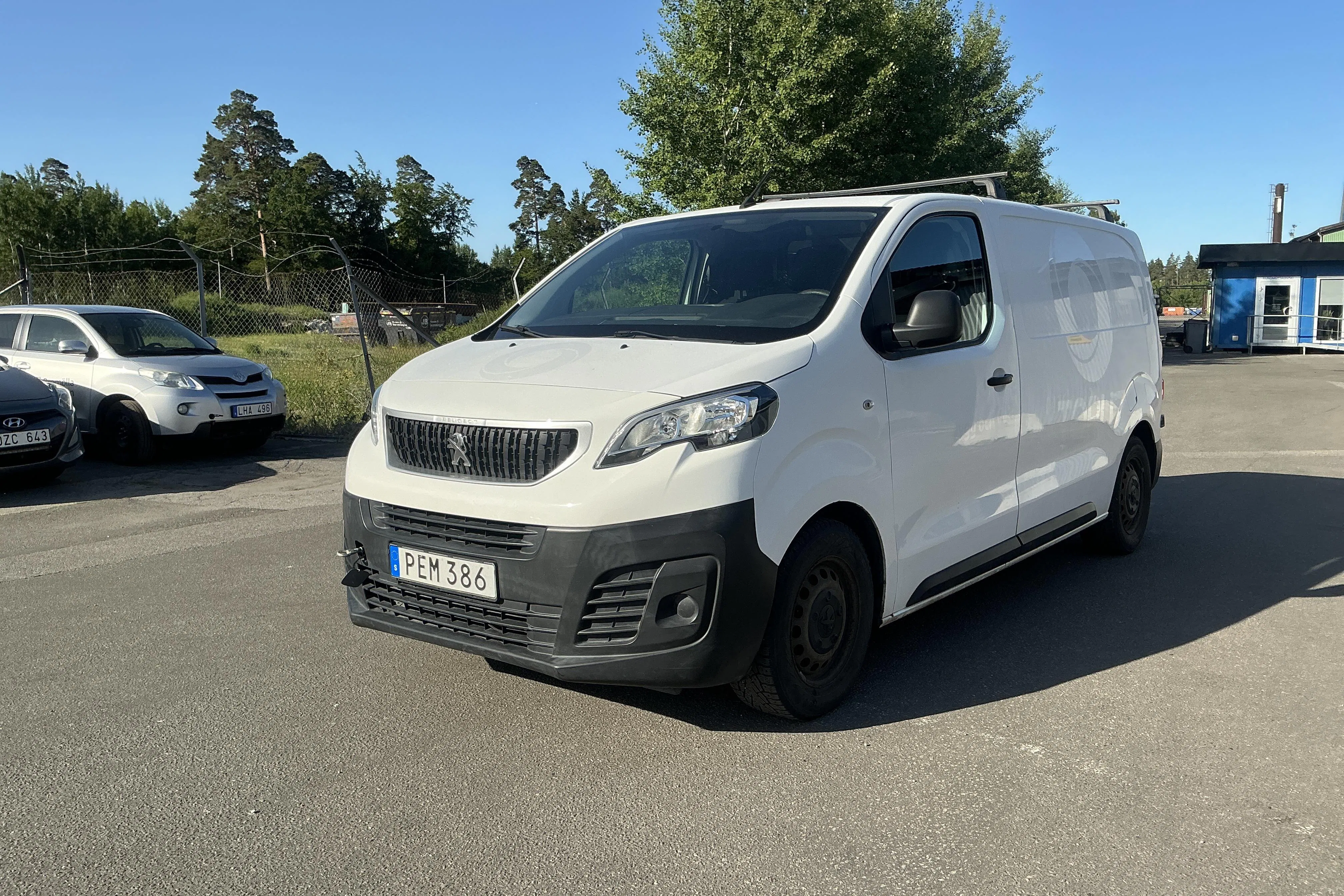 Presentationsfoto 1 av 15: Peugeot Expert BlueHDi Skåp (95hk) - 18 557 mil - Manuell - vit - 2017