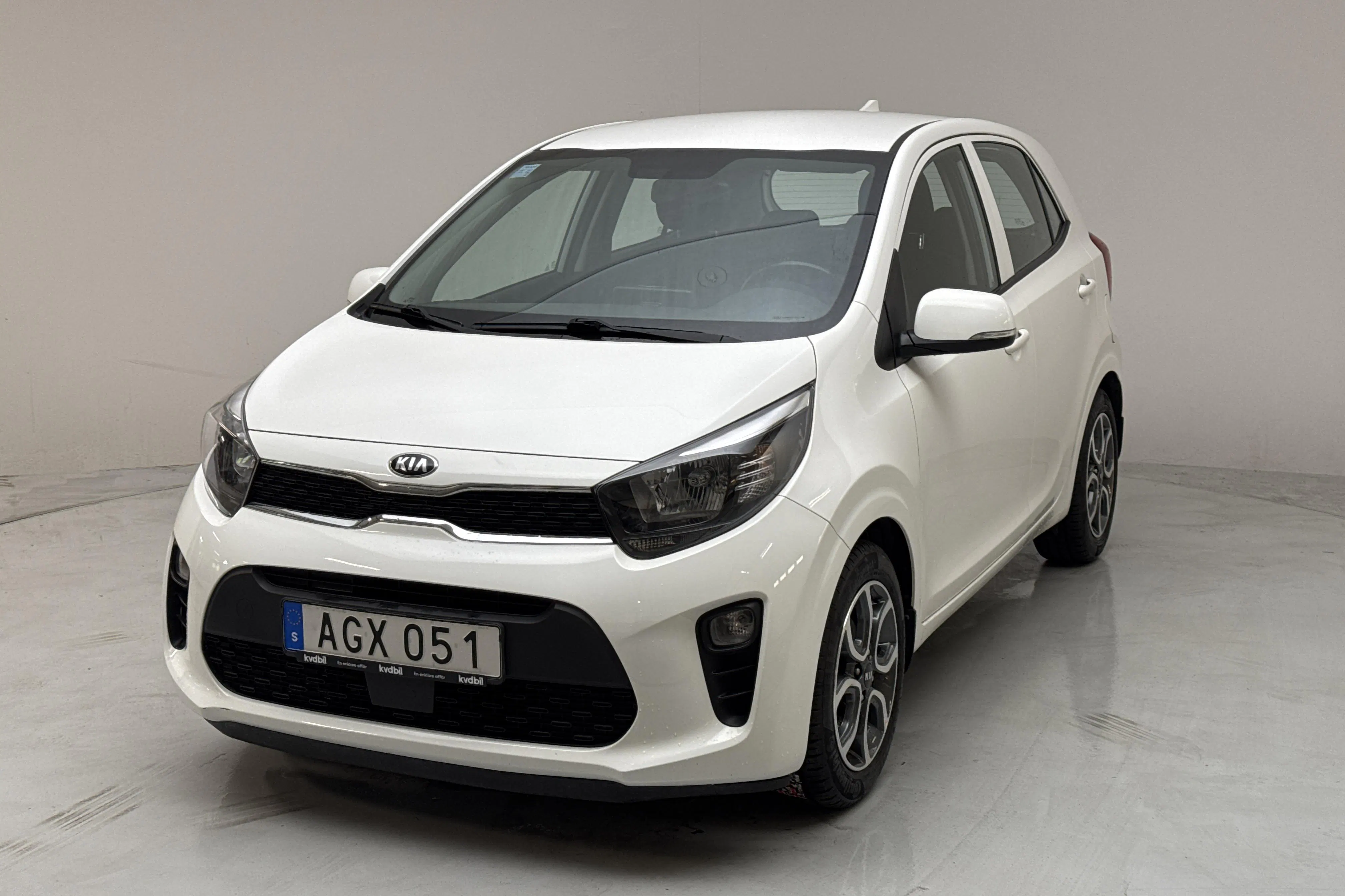 Presentation photo 1 of 13: KIA Picanto 1.0 5dr (67hk) - 2 958 Scandinavian mile - Manual - white - 2019