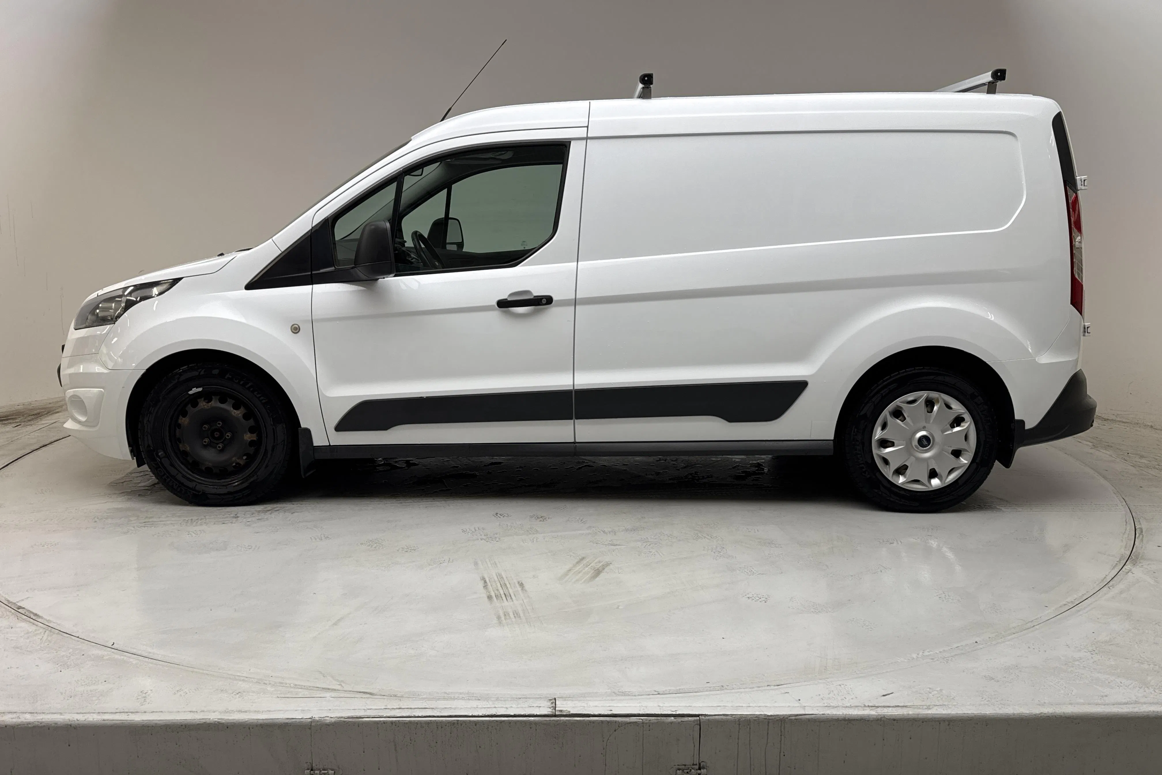 Presentation photo 2 of 17: Ford Transit Connect 1.6 TDCi (95hk) - 126 700 km - Manual - white - 2016