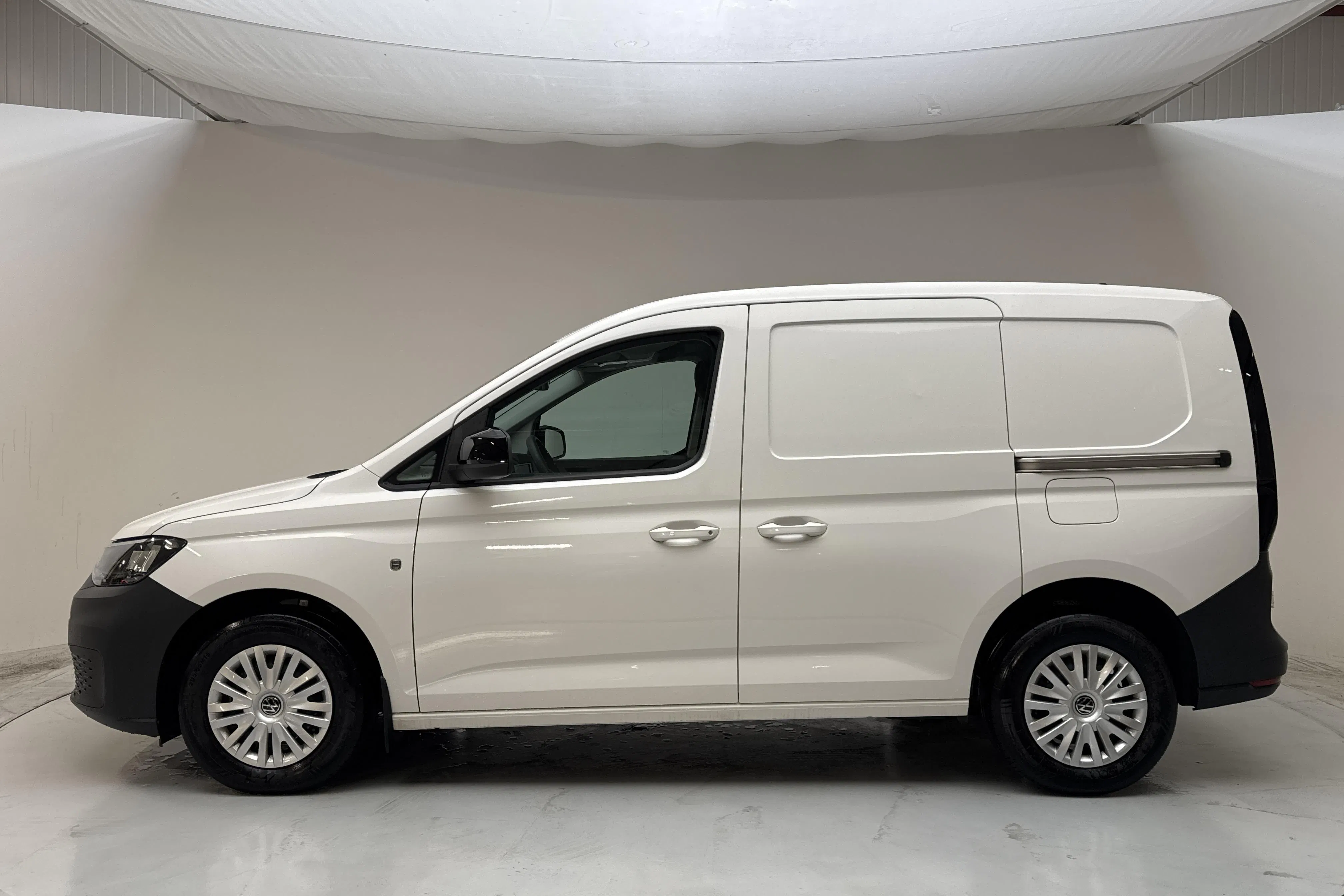 Presentation photo 2 of 14: VW Caddy Cargo 2.0 TDI Skåp (122hk) - 11 080 km - Manual - white - 2024