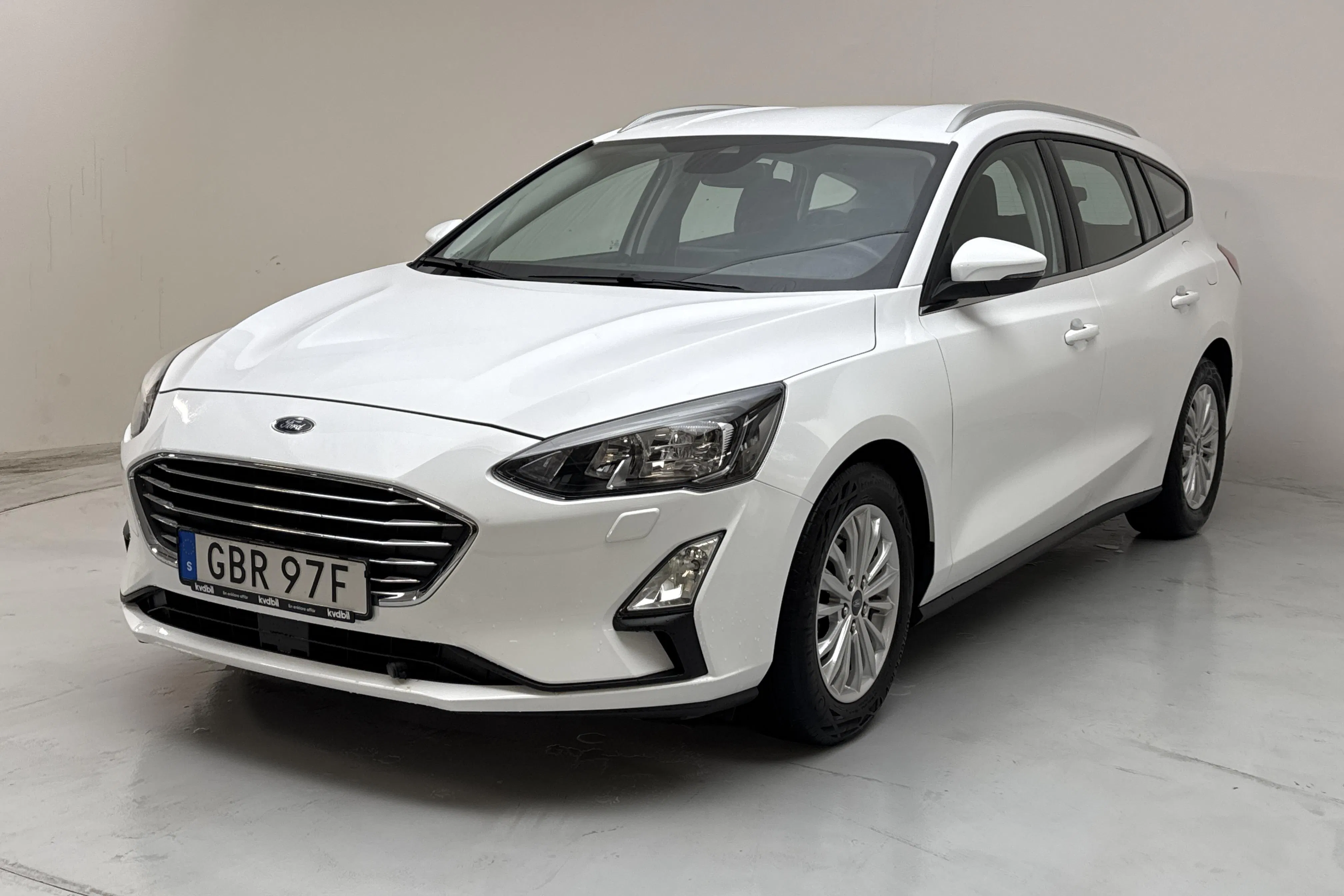 Presentationsfoto 1 av 13: Ford Focus 1.5 TDCi Kombi (120hk) - 2 739 mil - Manuell - vit - 2020