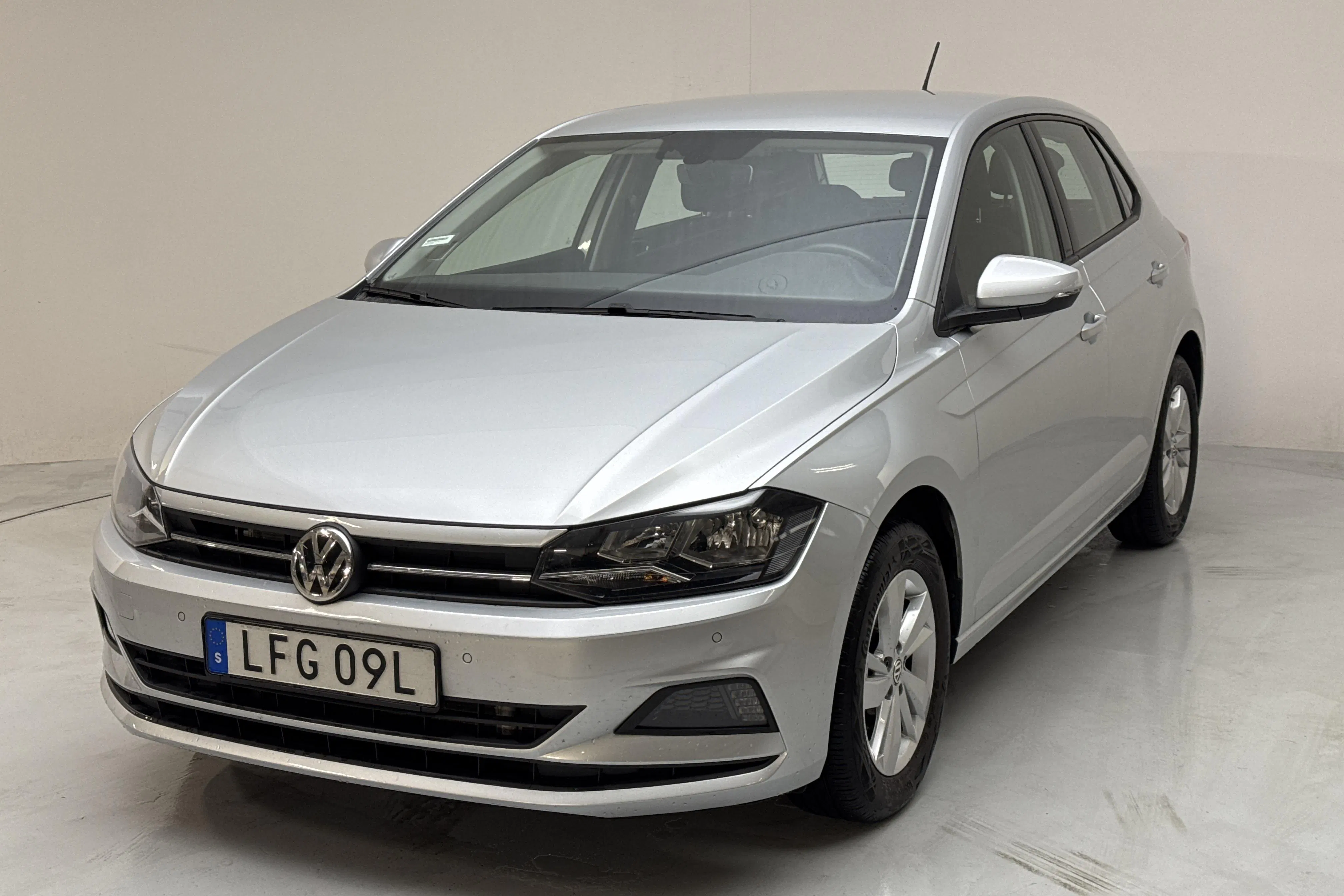 Presentationsfoto 1 av 12: VW Polo 1.0 TSI 5dr (95hk) - 3 705 mil - Automat - silver - 2020