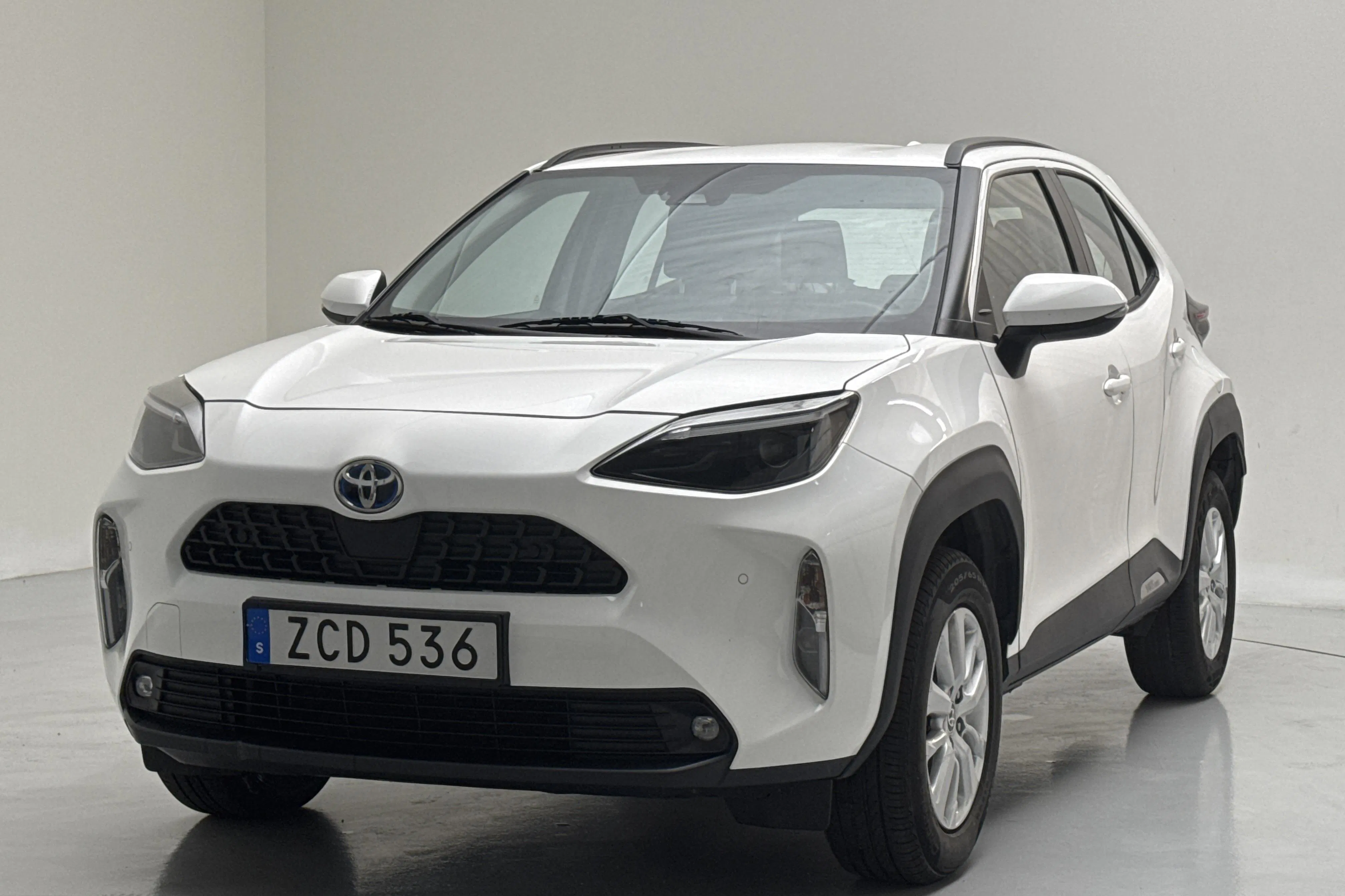 Presentation photo 1 of 13: Toyota Yaris Cross 1.5 Hybrid (116hk) - 94 530 km - Automatic - white - 2023