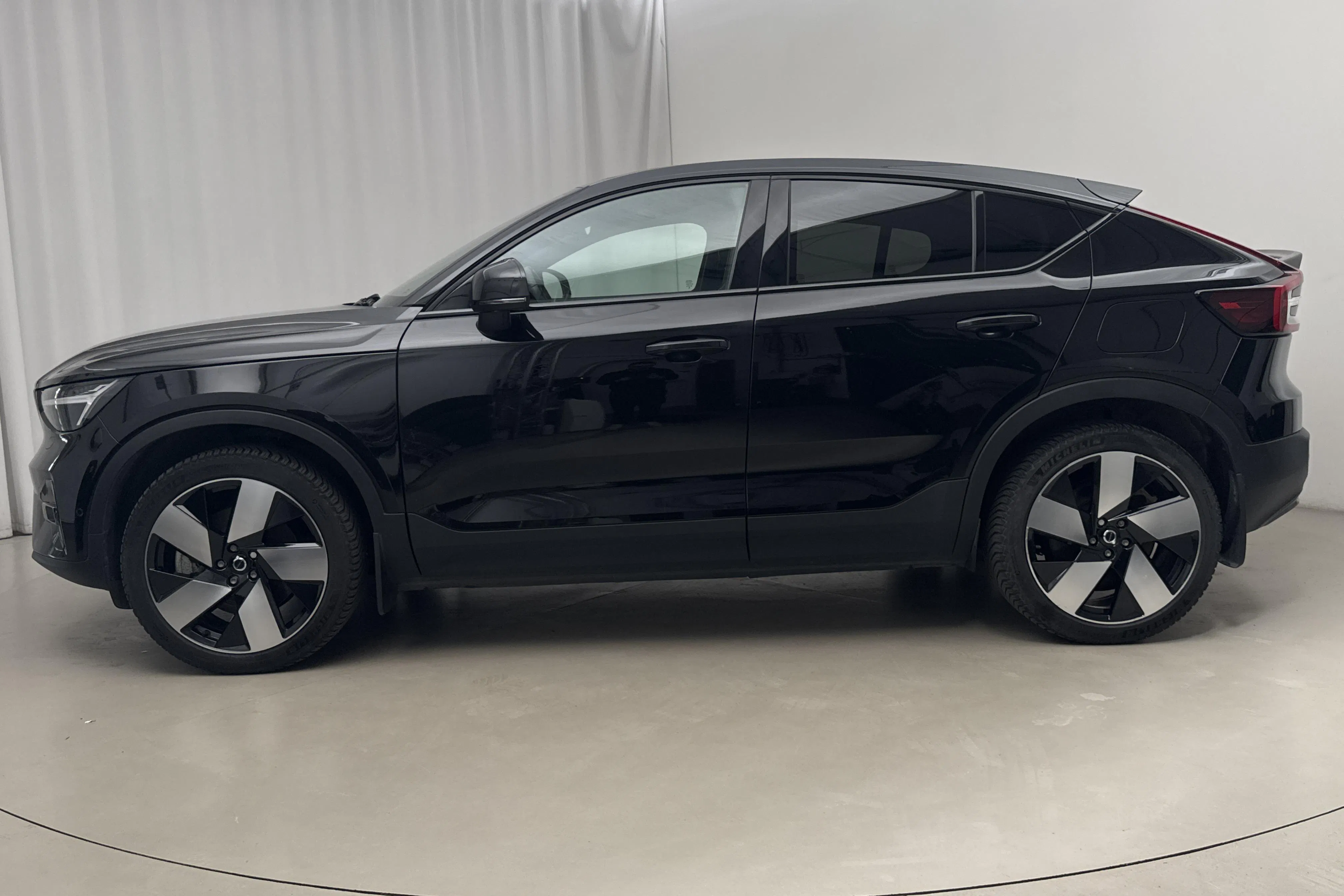 Presentationsfoto 2 av 19: Volvo C40 Recharge Twin (408hk) - 6 270 mil - Automat - svart - 2024